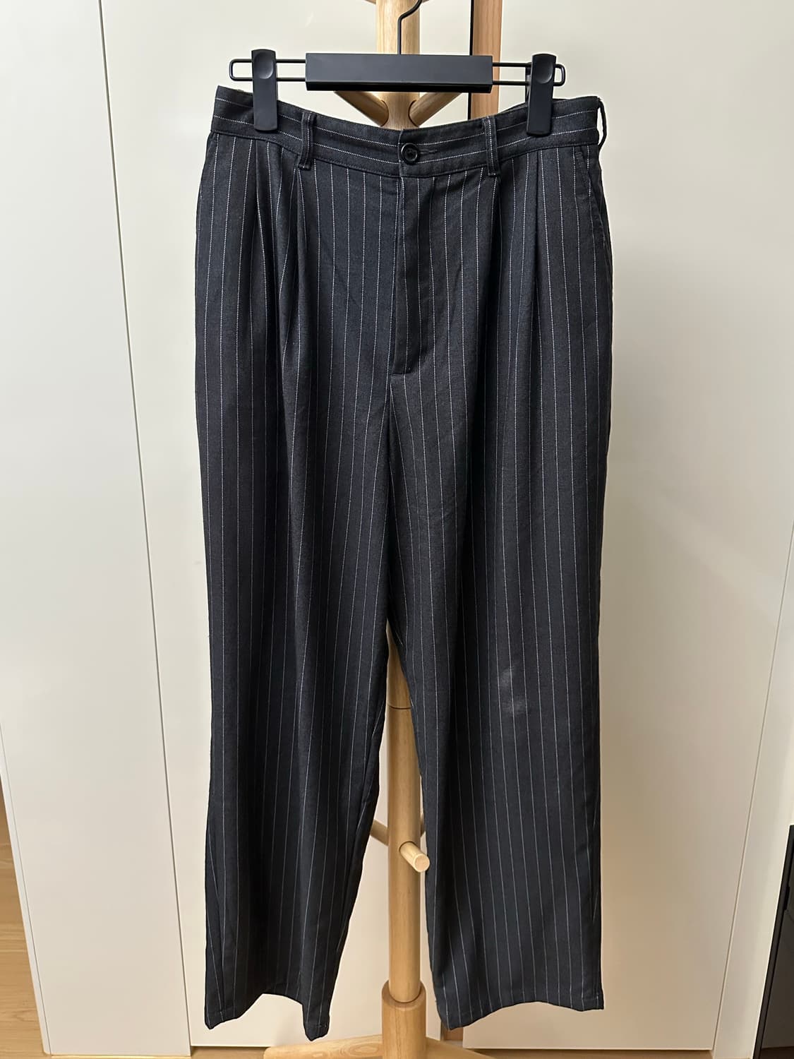 [M] 예스아이씨 스트라이프 팬츠 차콜 상품이미지3