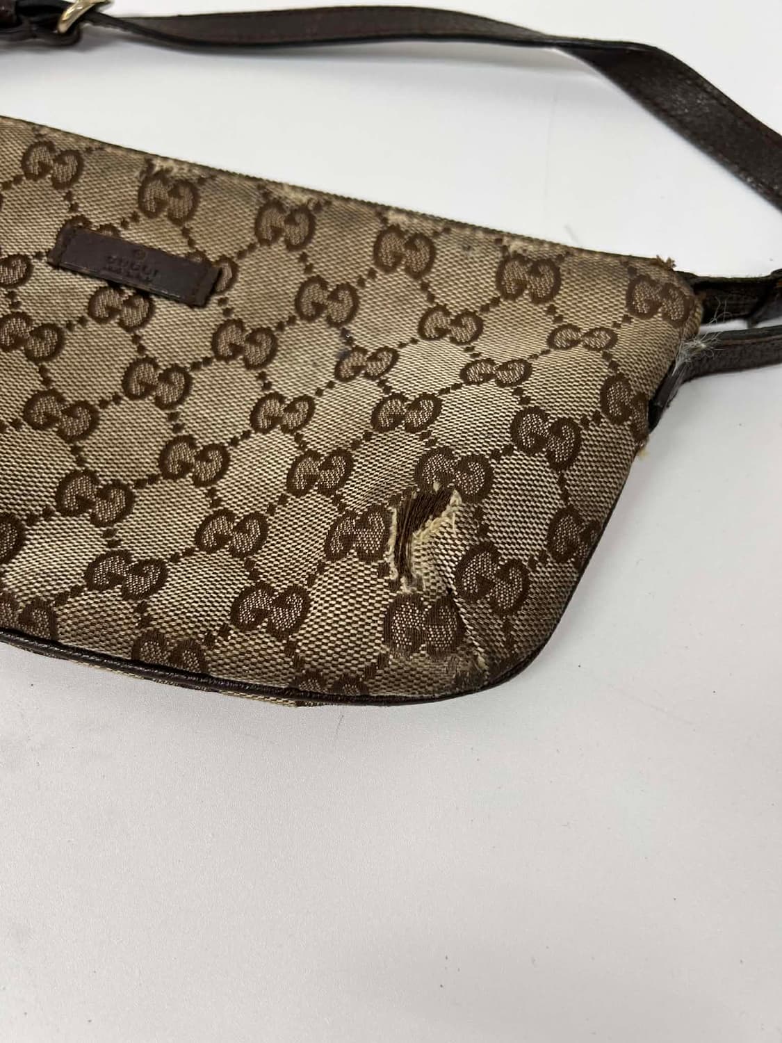 구찌 GG캔버스 미니 파우치 토트백 숄더백 상품이미지9