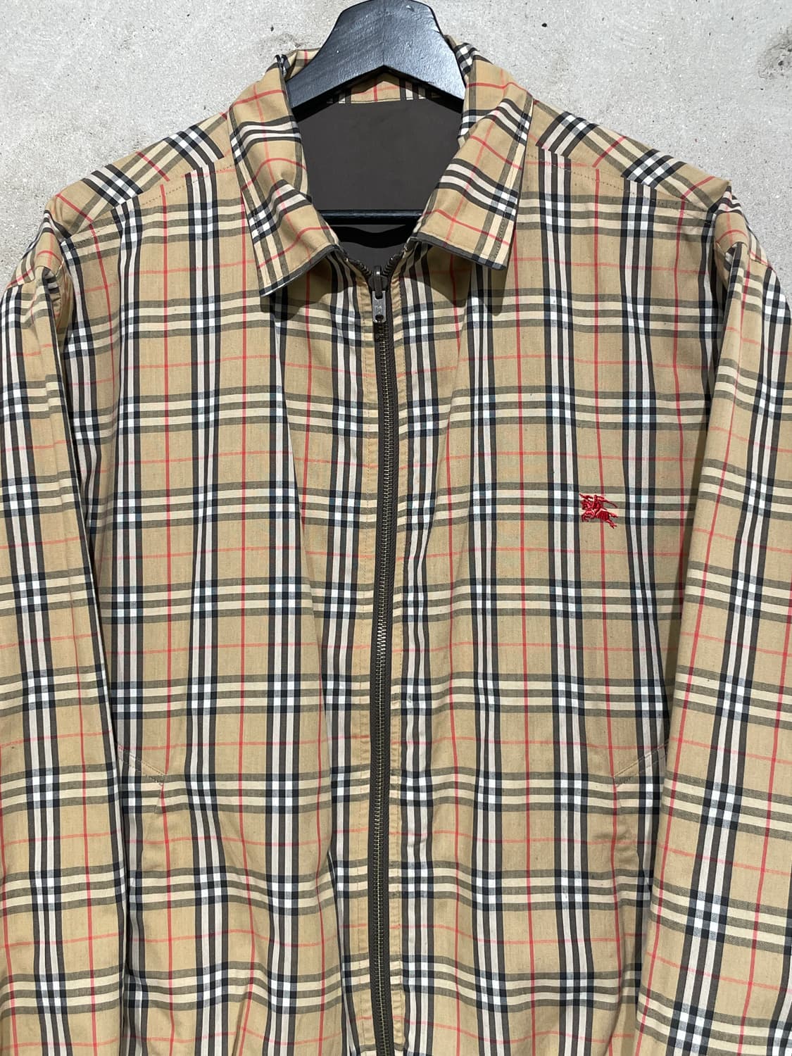 버버리 베이지 앤 카키 노바체크 기마로고 리버시블 블루종 상품이미지2