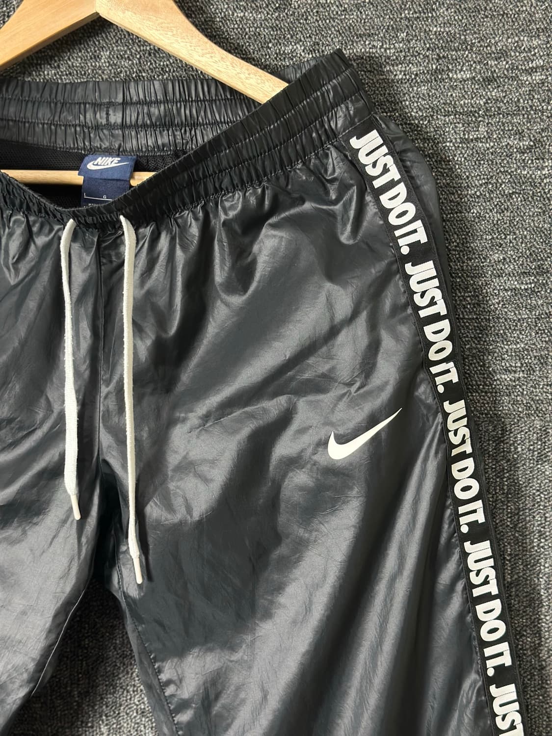 W나이키 JUST DO IT 트랙 팬츠 블랙 L 상품이미지3