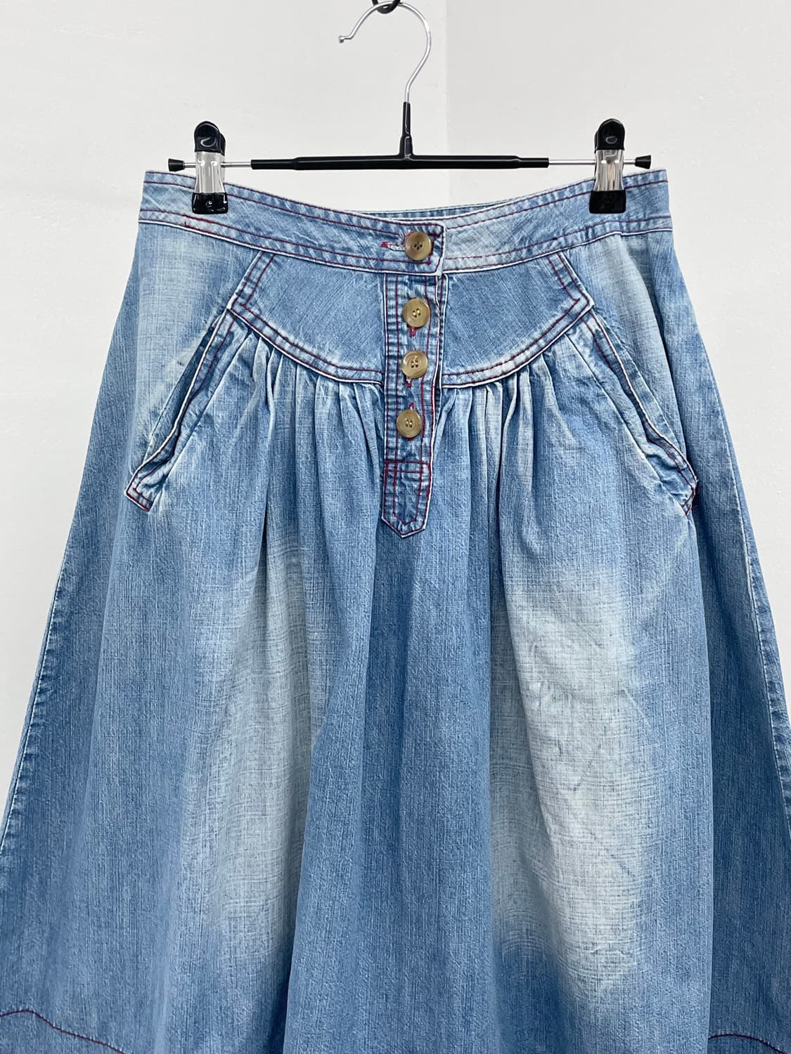 워싱 버튼 셔링 데님 스커트 상품이미지5