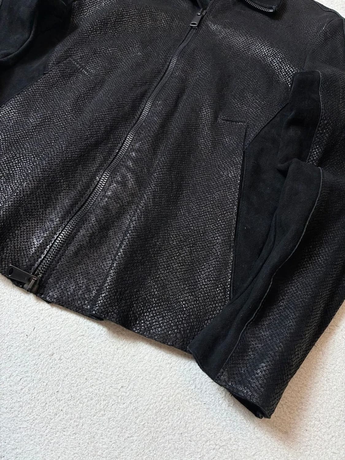 트랜짓 파이톤 가공 하이넥 양가죽 자켓 PN7694 상품이미지4