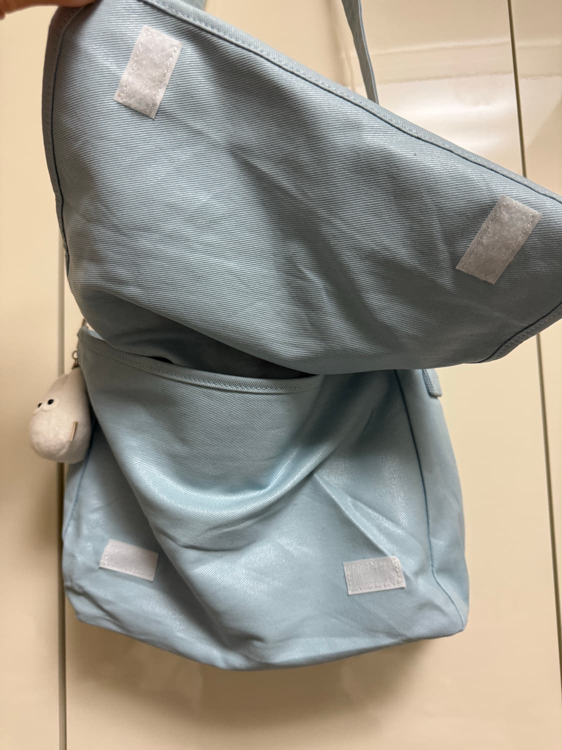 지초이 MESSAGER BAG SKY BLUE 상품이미지4