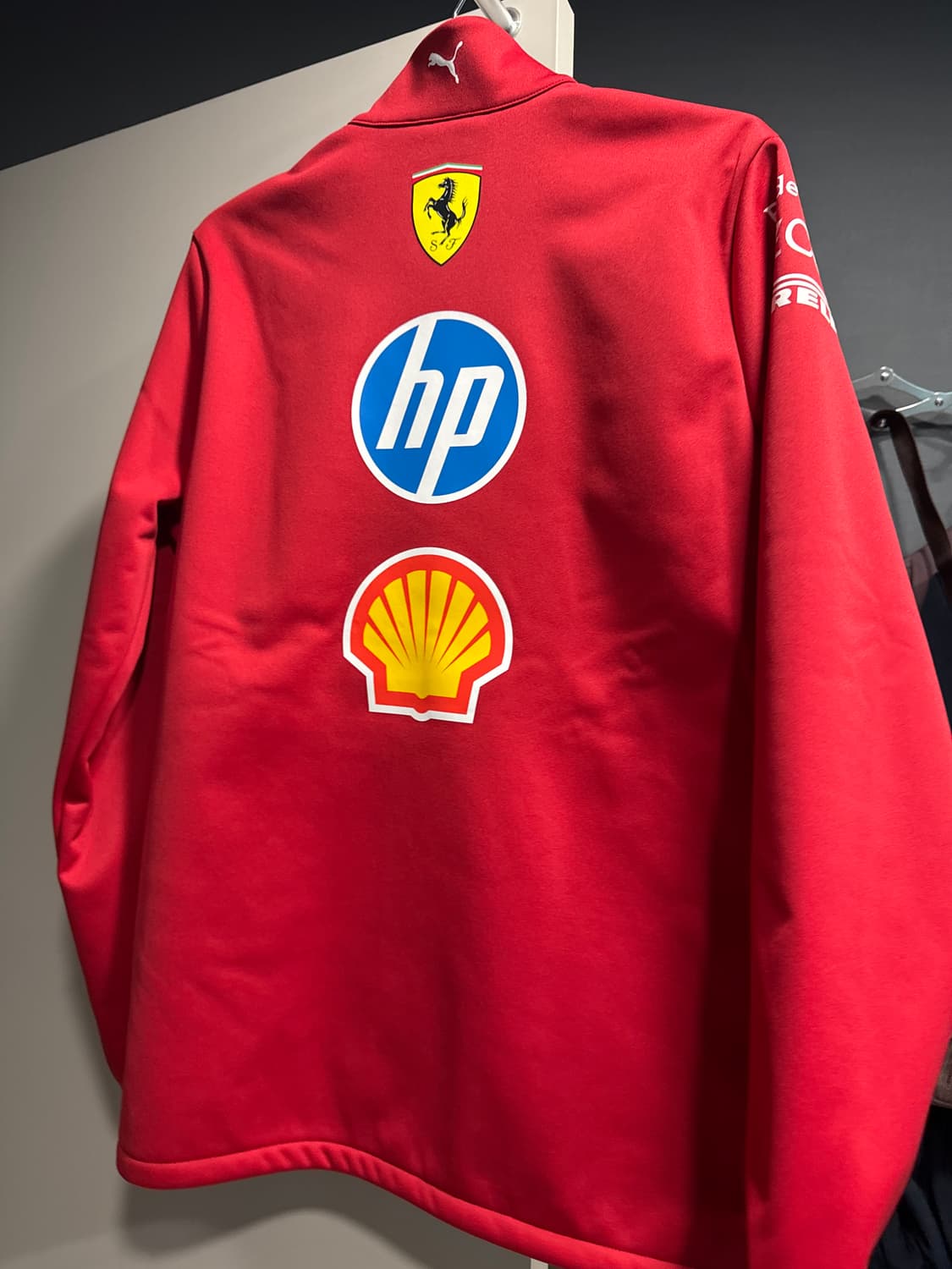 2025 f1 스쿠데리아 페라리 팀 소프트쉘 자켓 상품이미지3