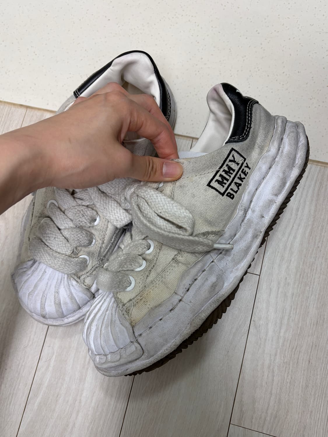 메종 미하라 야스히로 블레이키 OG 솔 캔버스 로우탑 스니커즈 화이트 상품이미지1