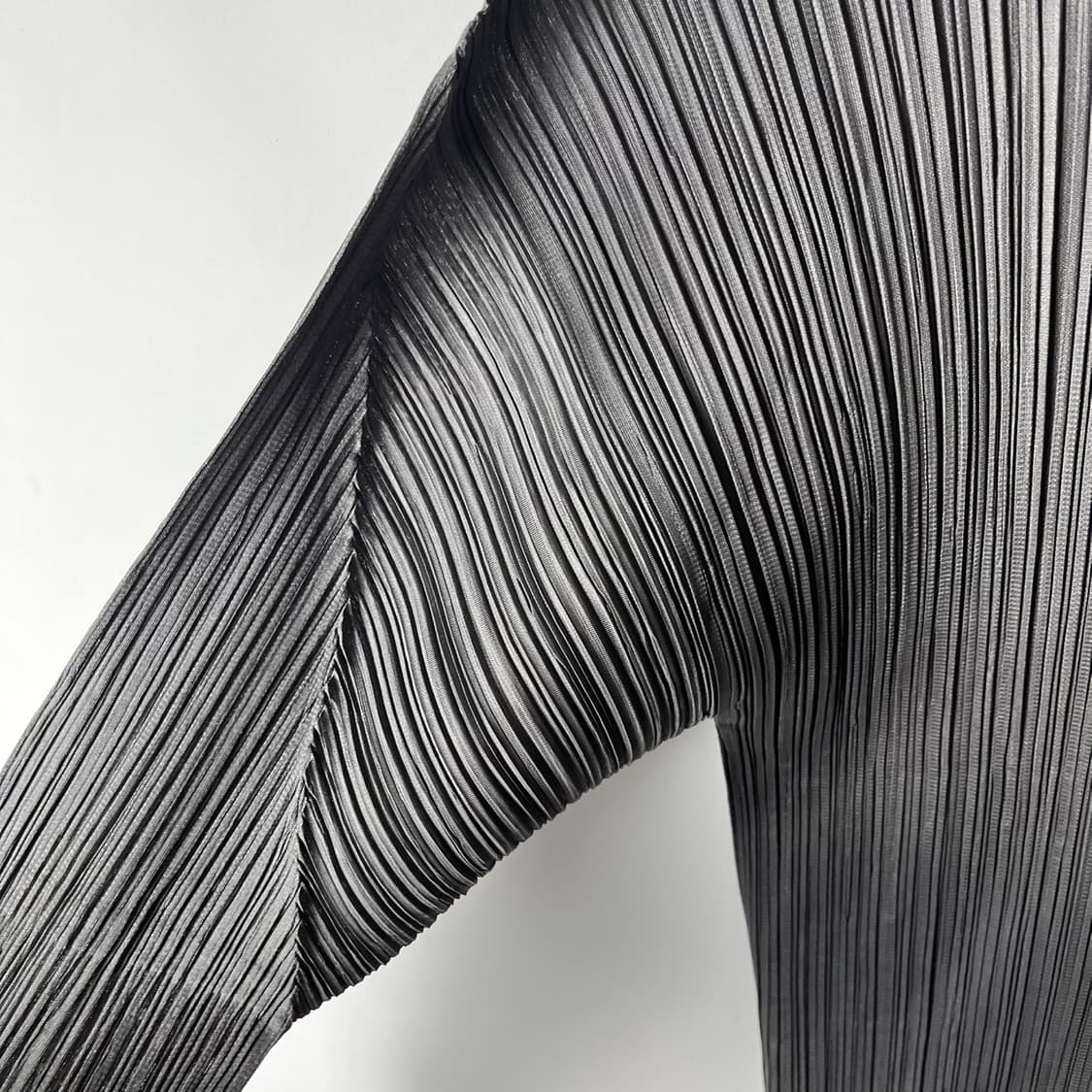 [Pleats Please] 플리츠플리즈 하이넥 롱슬리브 상품이미지4