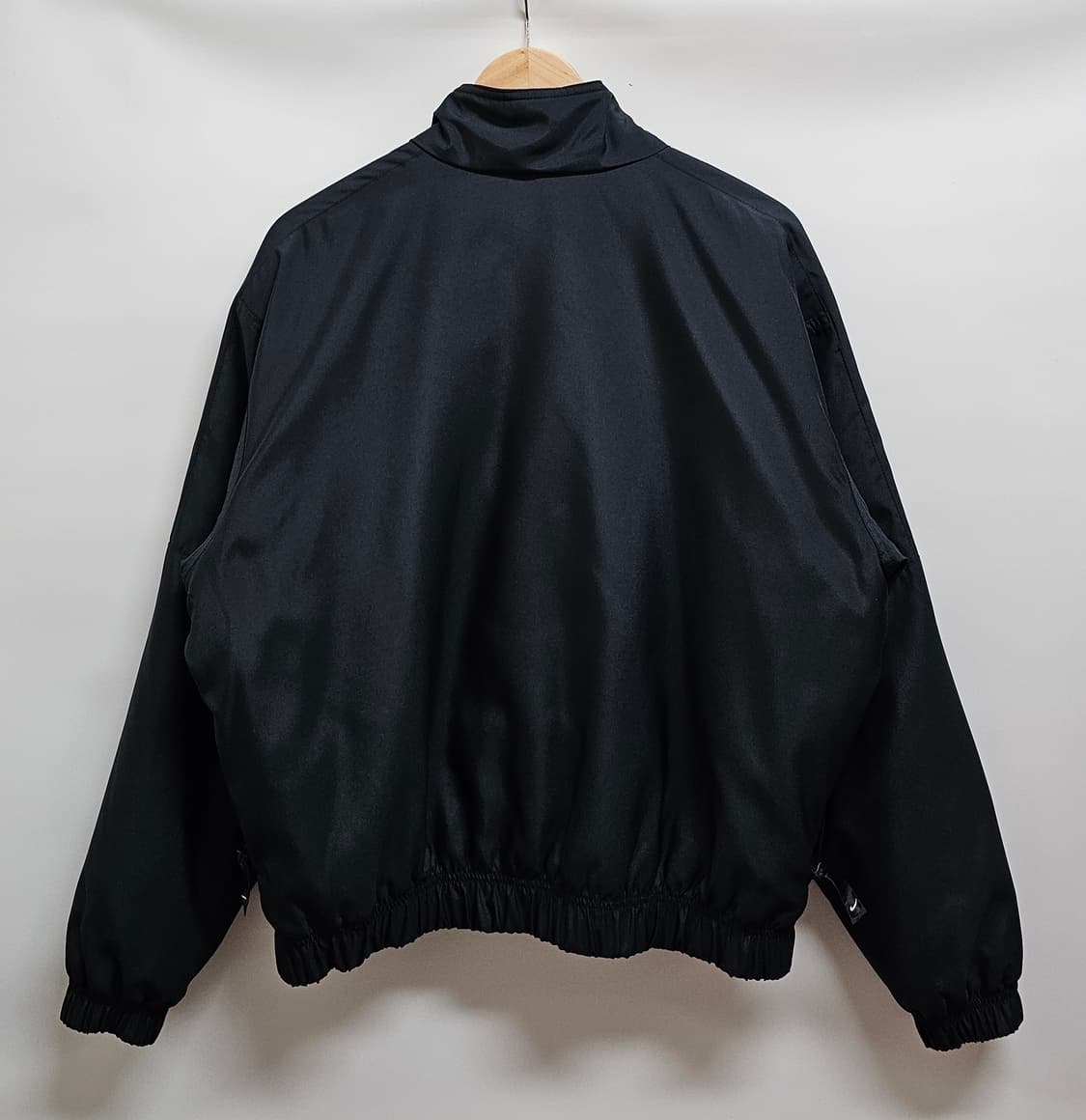 나이키 NRG 솔로스우시 사틴 봄버자켓 S 상품이미지2