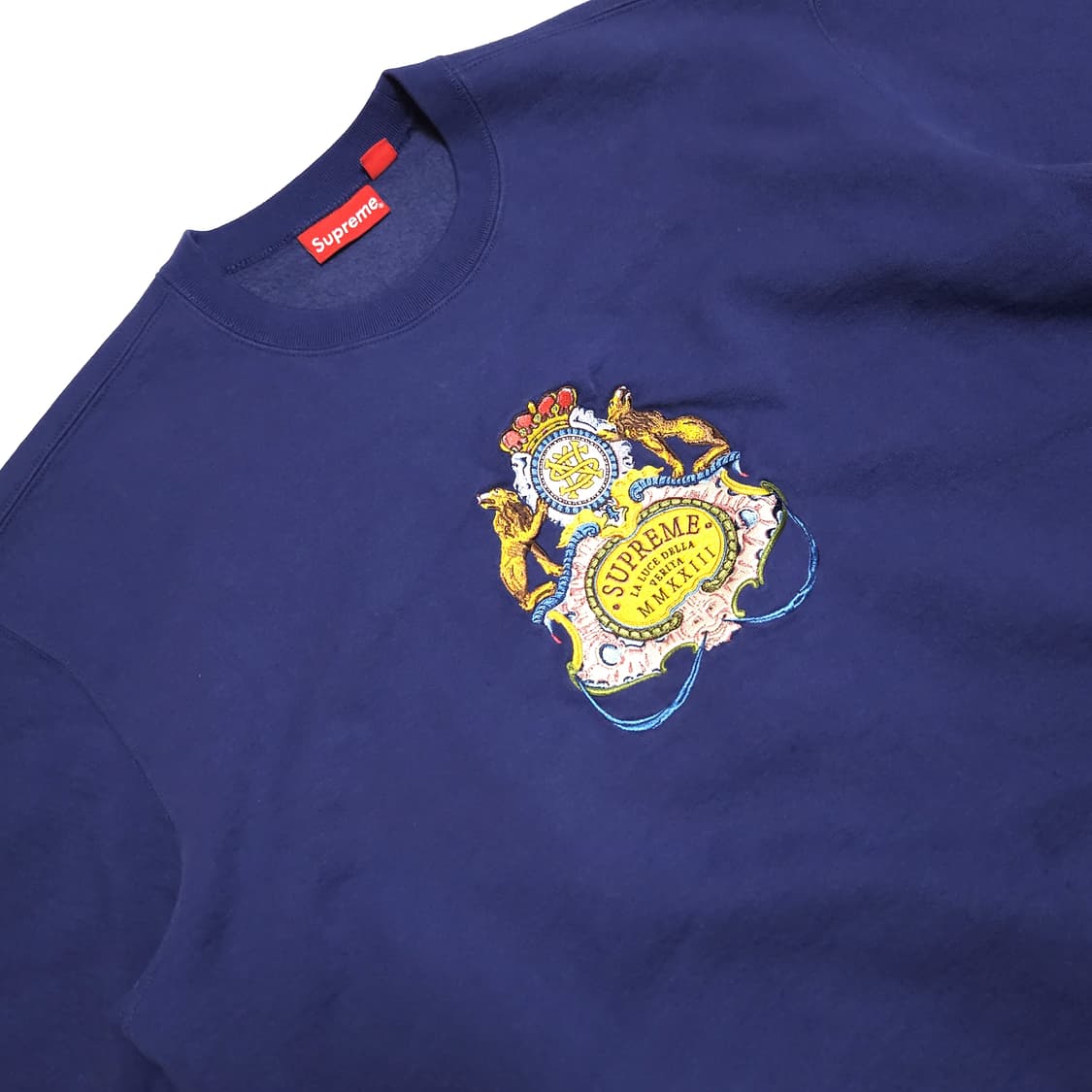슈프림 크레스트 크루넥 맨투맨 워시드 네이비 상품이미지3