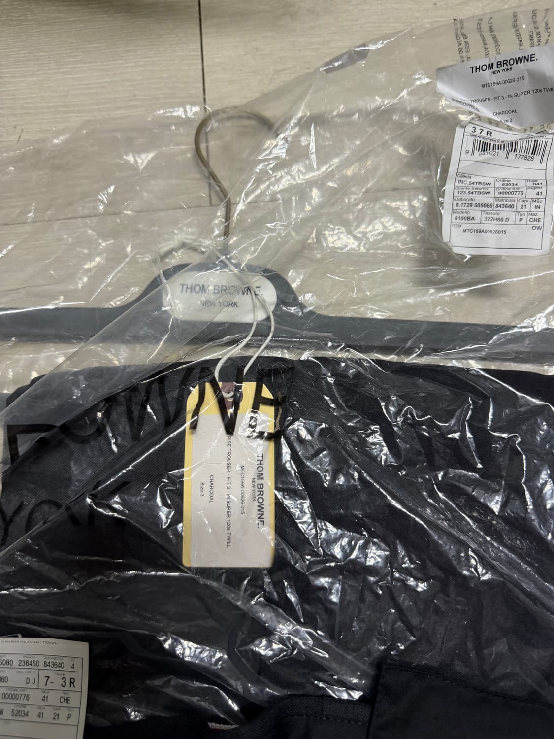 톰브라운 차콜 로우라이즈 슬랙스 팬츠 3 새상품 팝니다 상품이미지2