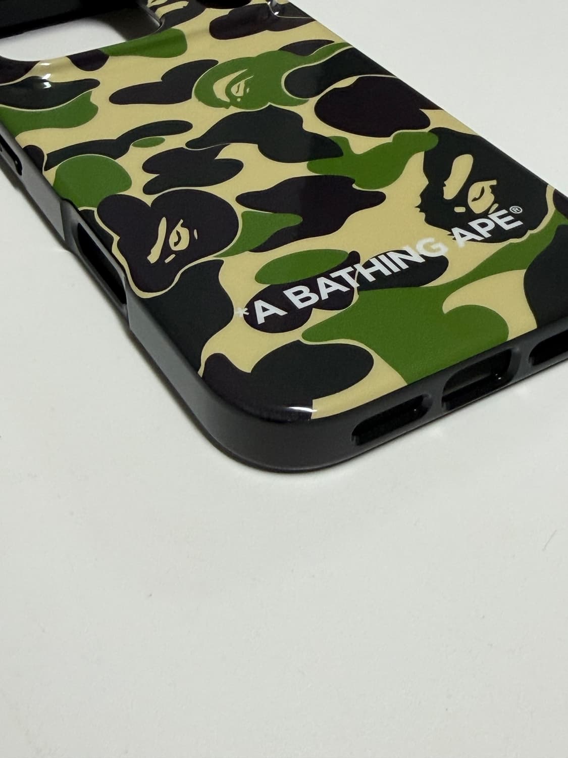 베이프 아이폰17프로 케이스 상품이미지3