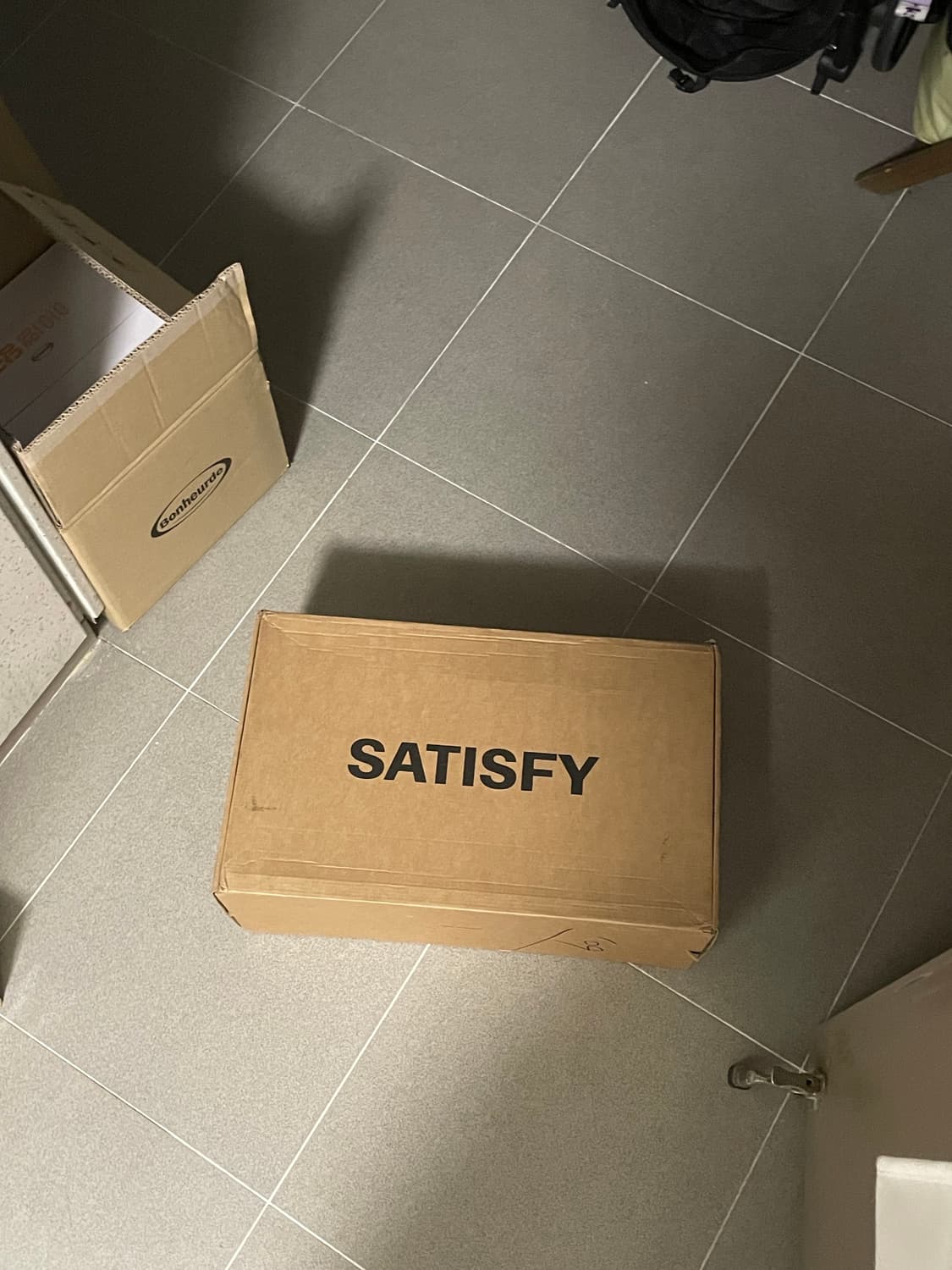 satisfy 새티스파이 락커 섀도우 280 US10 상품이미지3