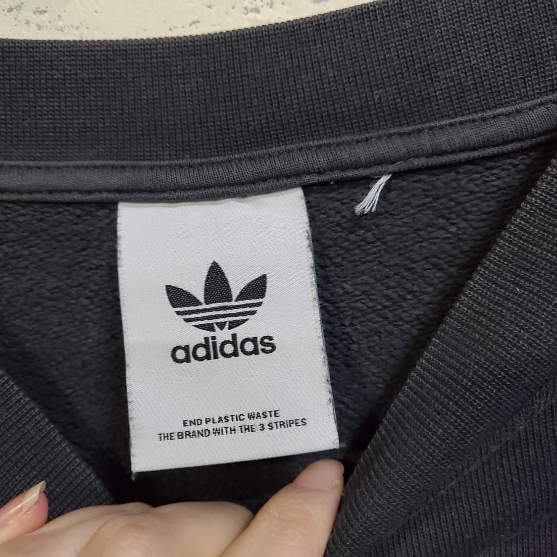 아디다스 오리지널 엠브로이더드  맨투맨 상품이미지4