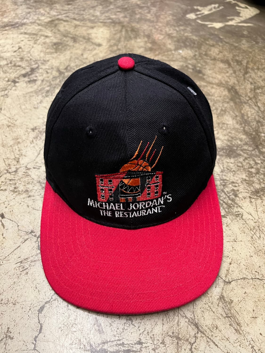 90s 마이클 조던 데드스탁 레스토랑 볼캡 블랙/레드 상품이미지1