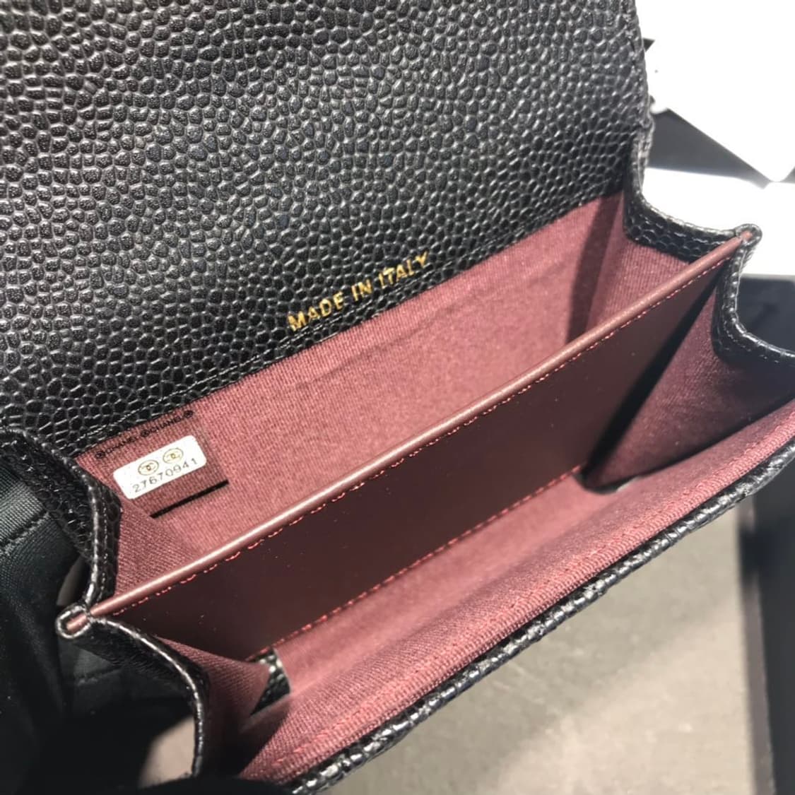 샤넬 클래식 카드 홀더 그레인드 카프스킨 & 실버 메탈 블랙 상품이미지8