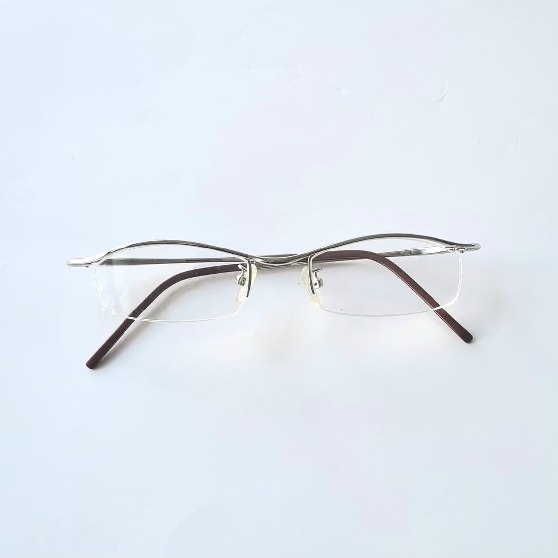 데드스탁 긱시크 룩의 정점을 찍어줄 실버 메탈 하프림 안경테 687 상품이미지1