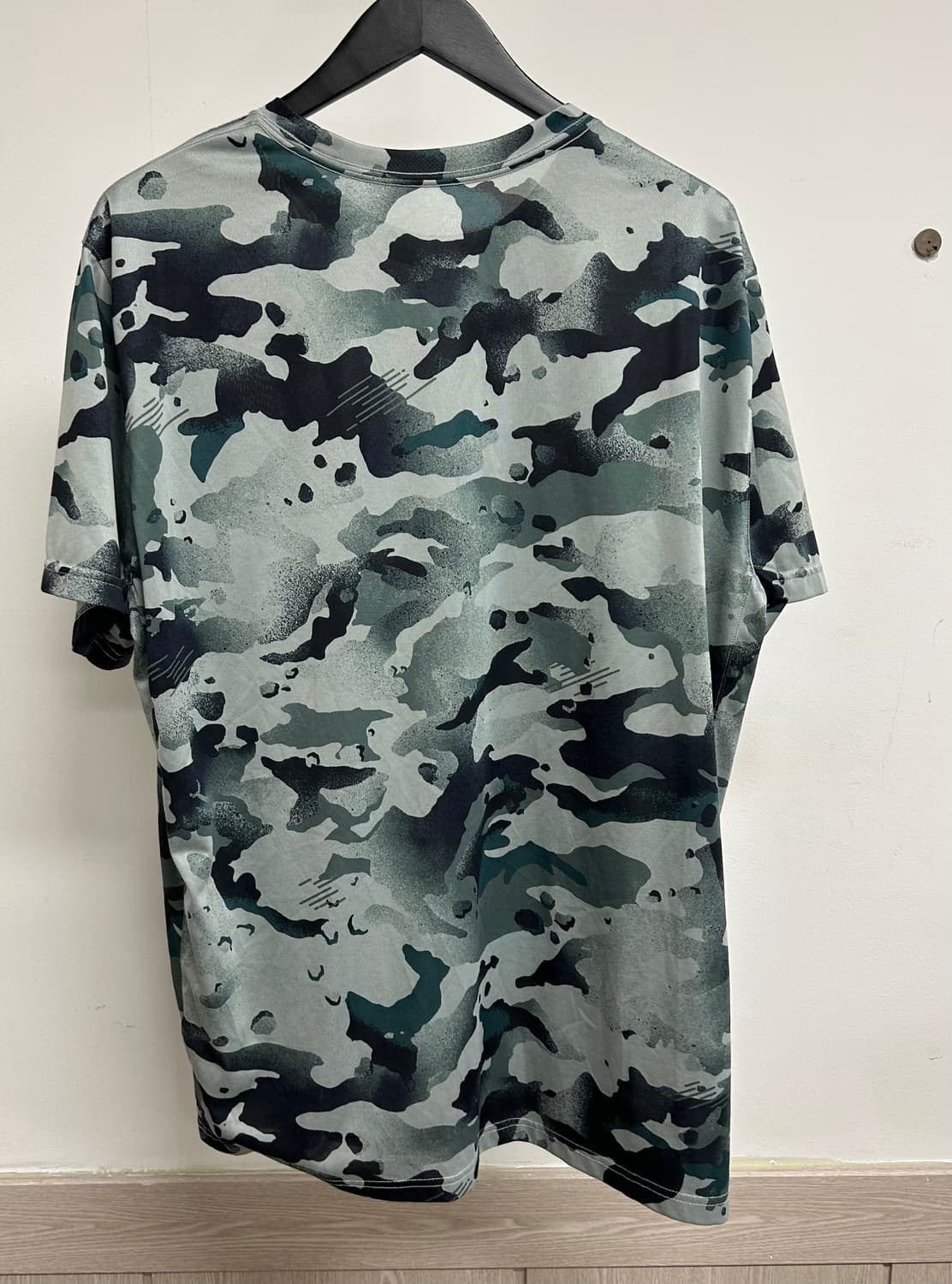 나이키 반팔 티셔츠 카모 패턴 XXL 상품이미지4