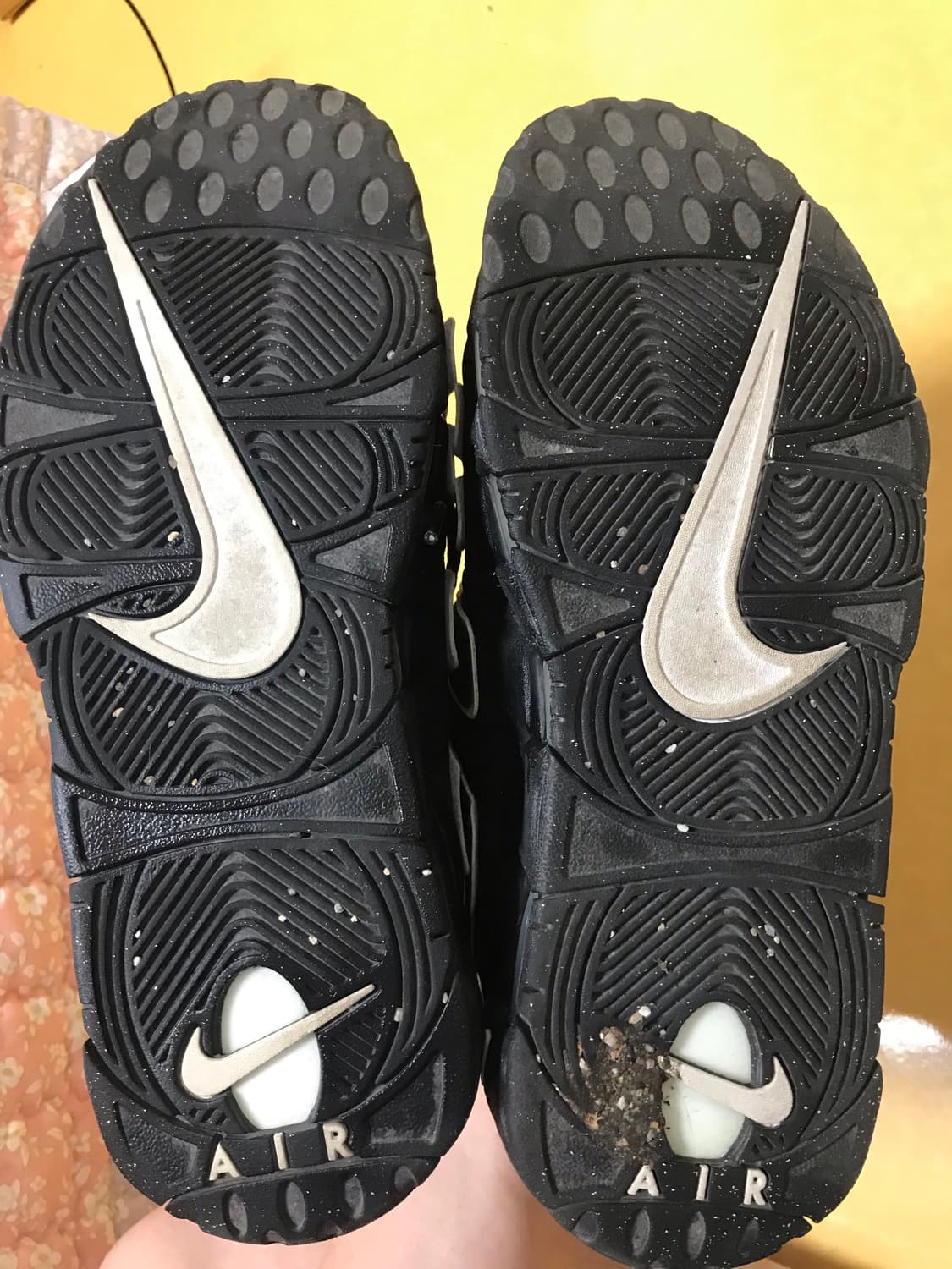 나이키 업템포 검흰 275 상품이미지5