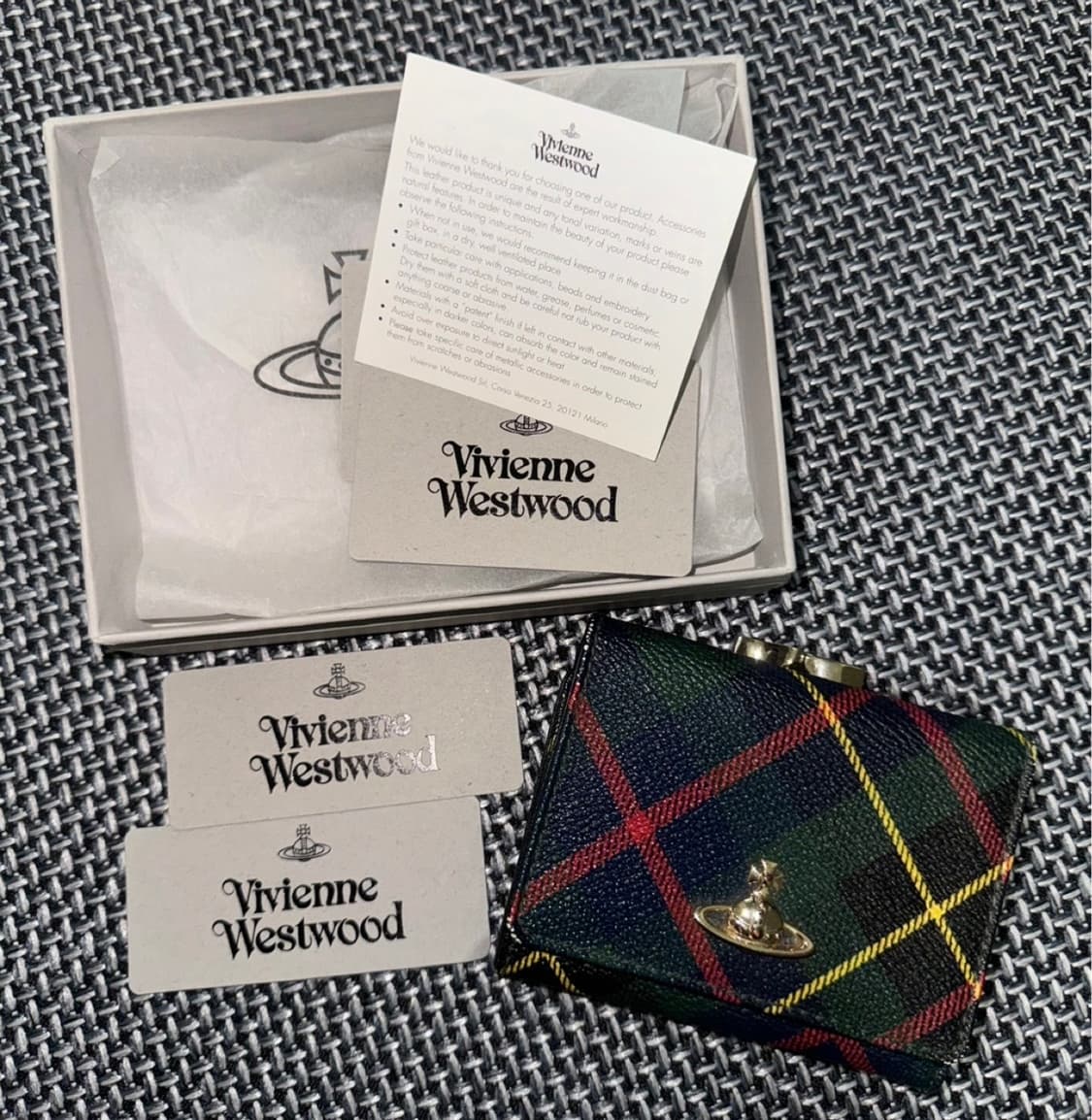 비비안웨스트우드 체크 반지갑 상품이미지1