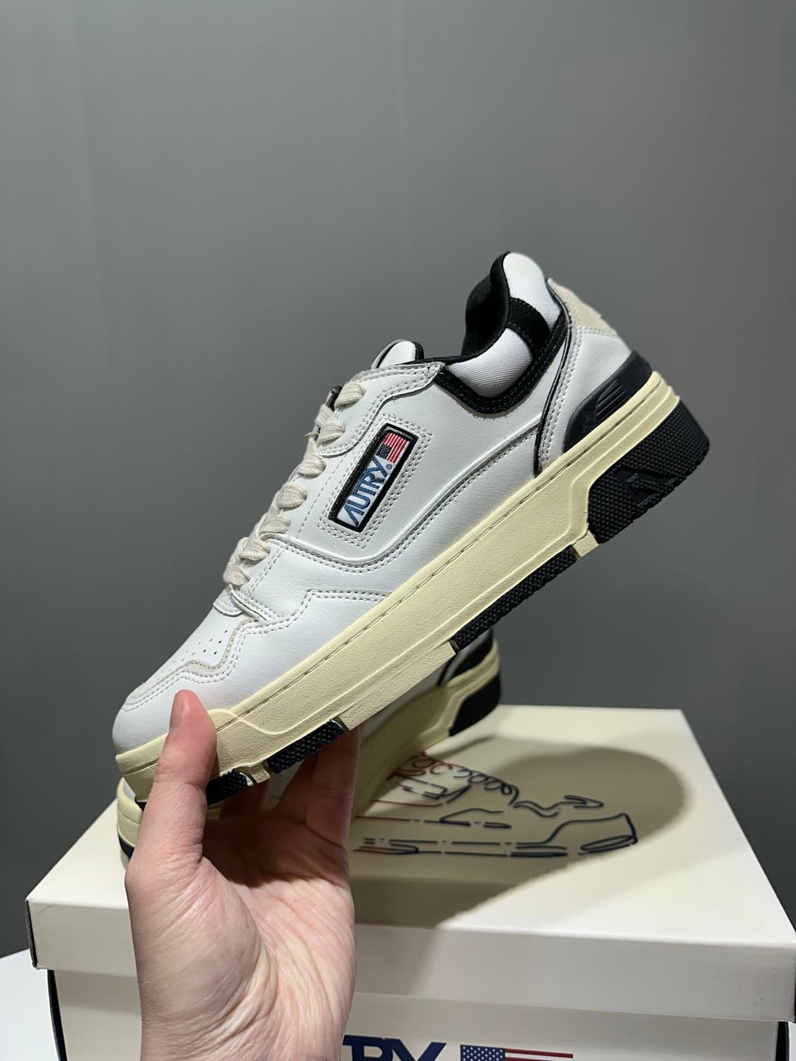 (정품/새상품) 오트리 남성 블랙 CLC 레더 스니커즈 상품이미지1