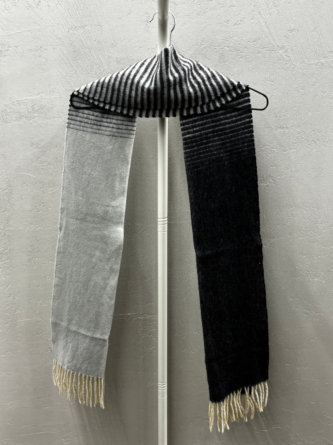 MCM 캐시미어 스트라이프 머플러  상품이미지4