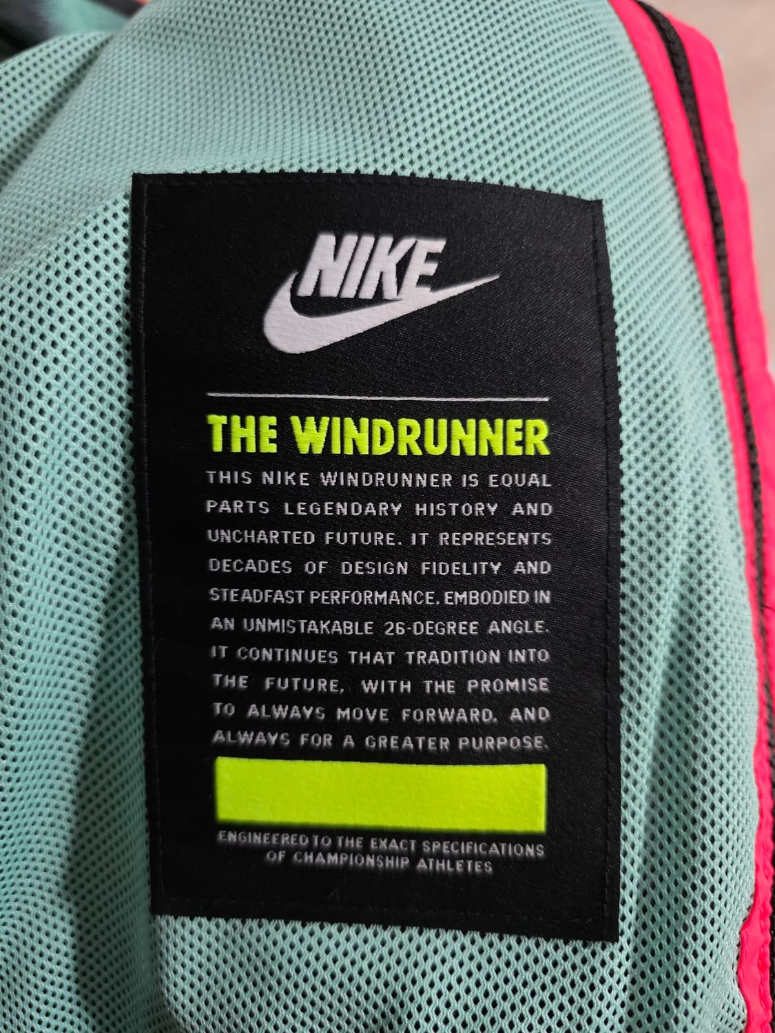 나이키 맥스 볼륨 윈드러너 우븐 라인드자켓.
싸이즈 100 상품이미지8