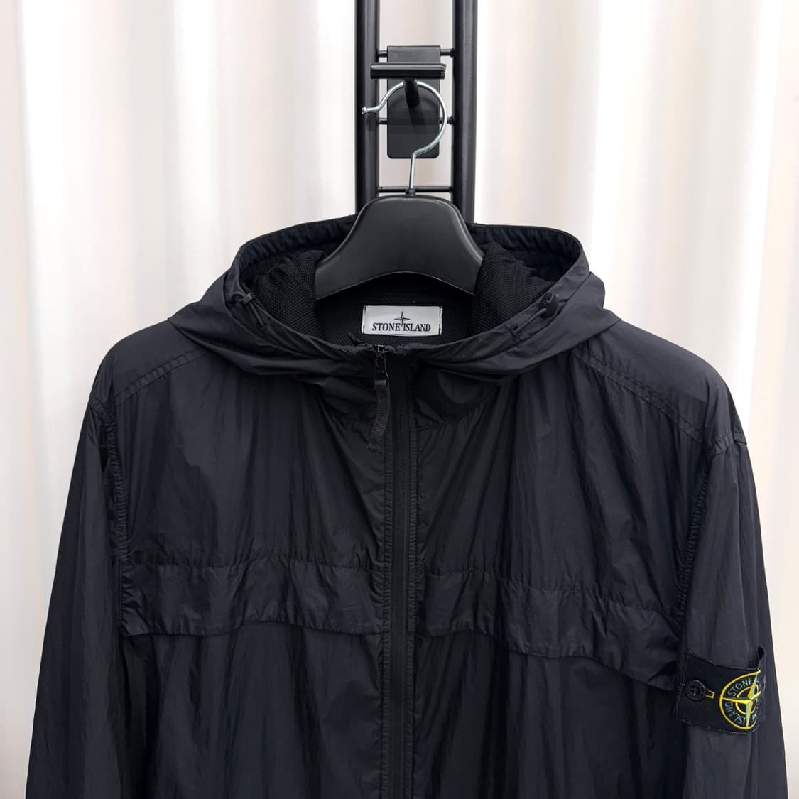 [XXL] 24SS 스톤아일랜드 크링클랩스 후드 바람막이 블랙 상품이미지2