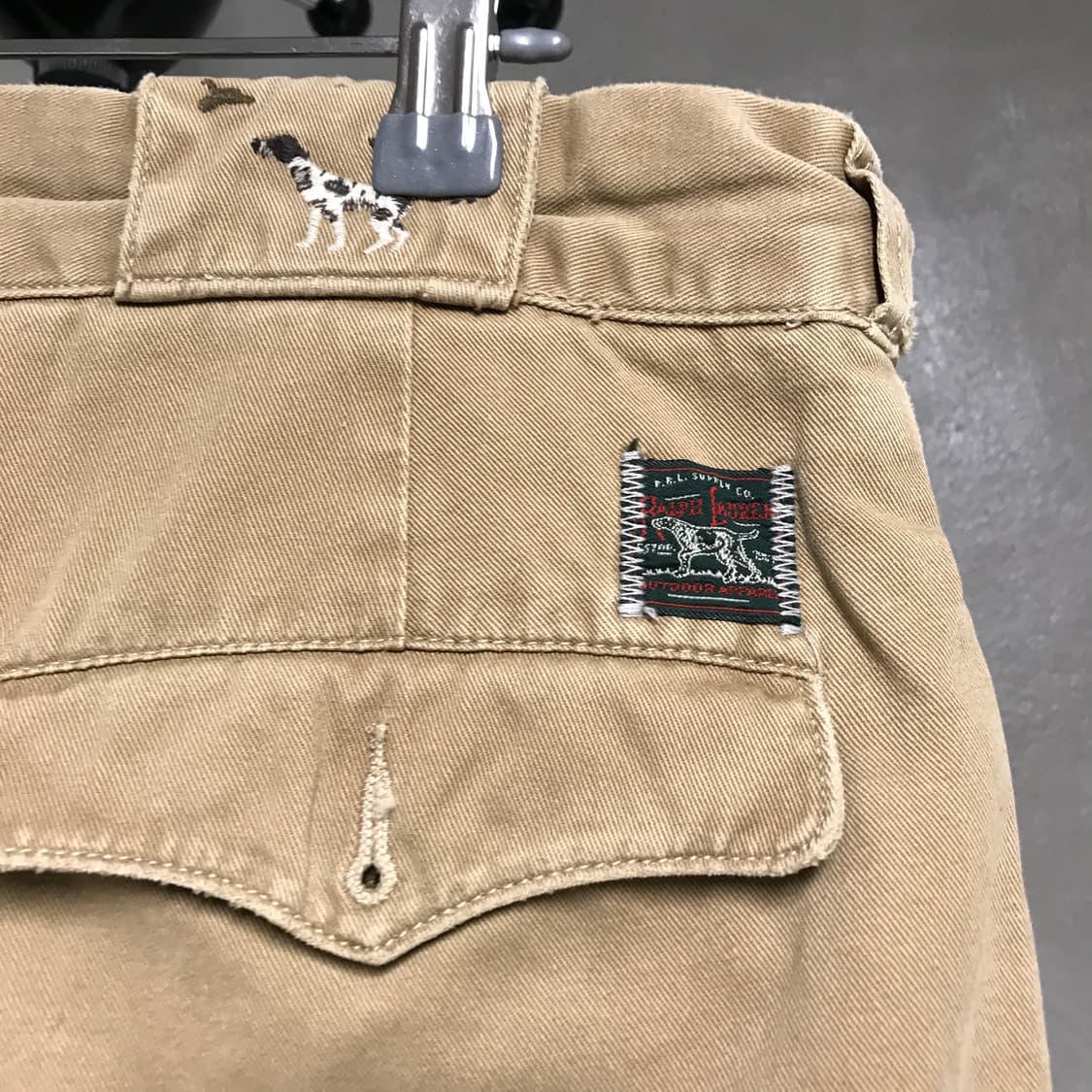 폴로 랄프로렌 멀티 자수 치노 팬츠 베이지 32/32 상품이미지4