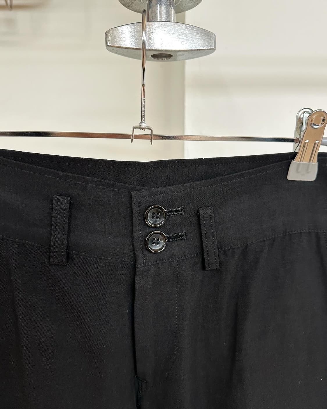 요지야마모토 블랙 투버튼 레이온 팬츠  상품이미지3