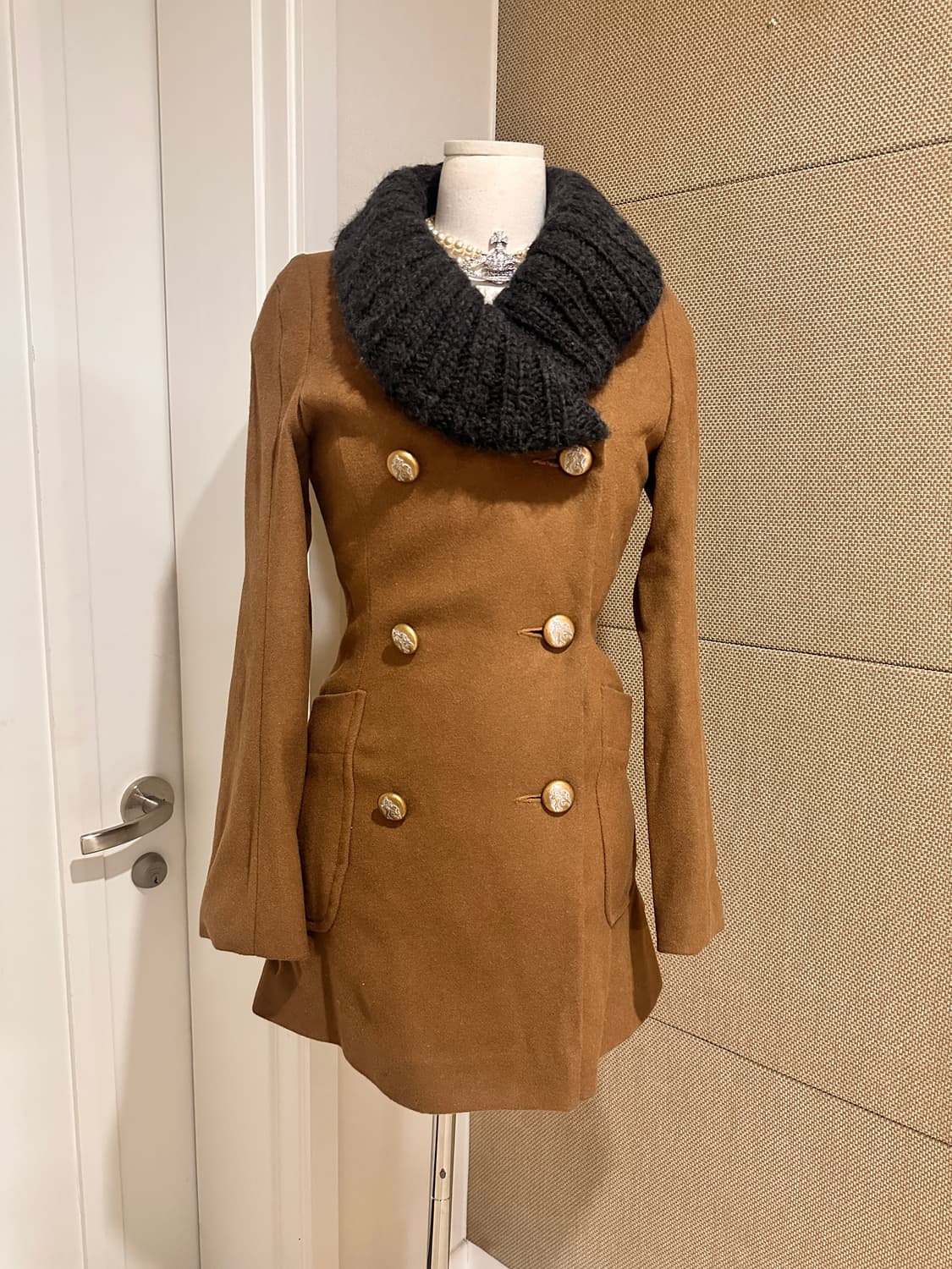 비비안웨스트우드 앵글로매니아 플레어 드레이핑코트 상품이미지1