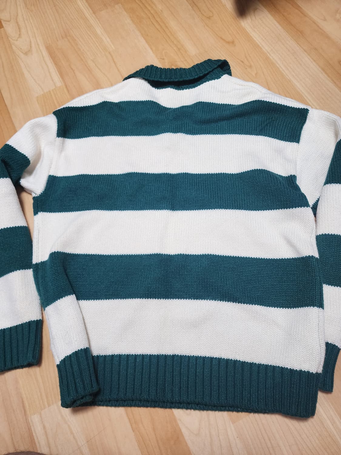 메인부스 브이넥 카라 니트 상품이미지2