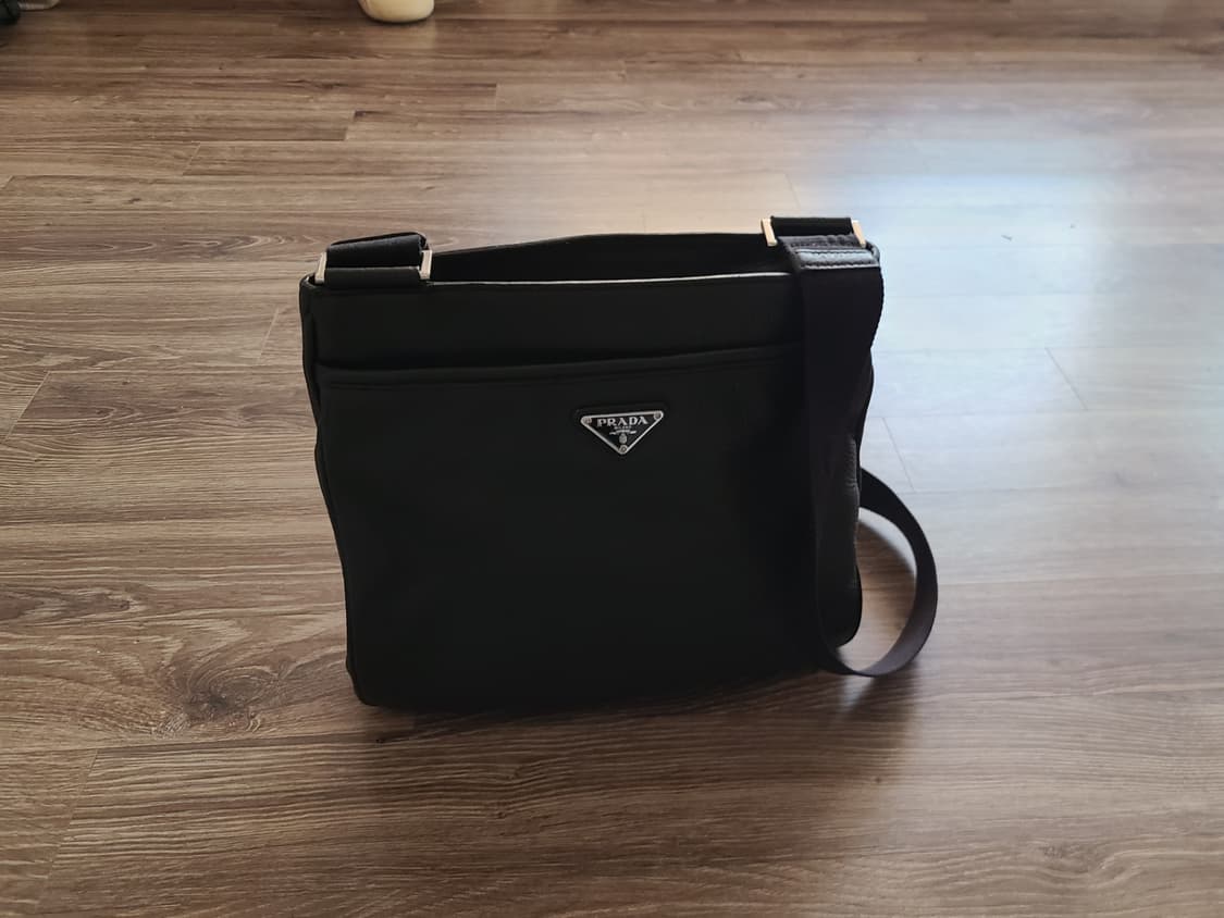 프라다 레더 크로스백 반돌리에숄더백테수토호보백네오노에구찌루이비통디올호보백 상품이미지1