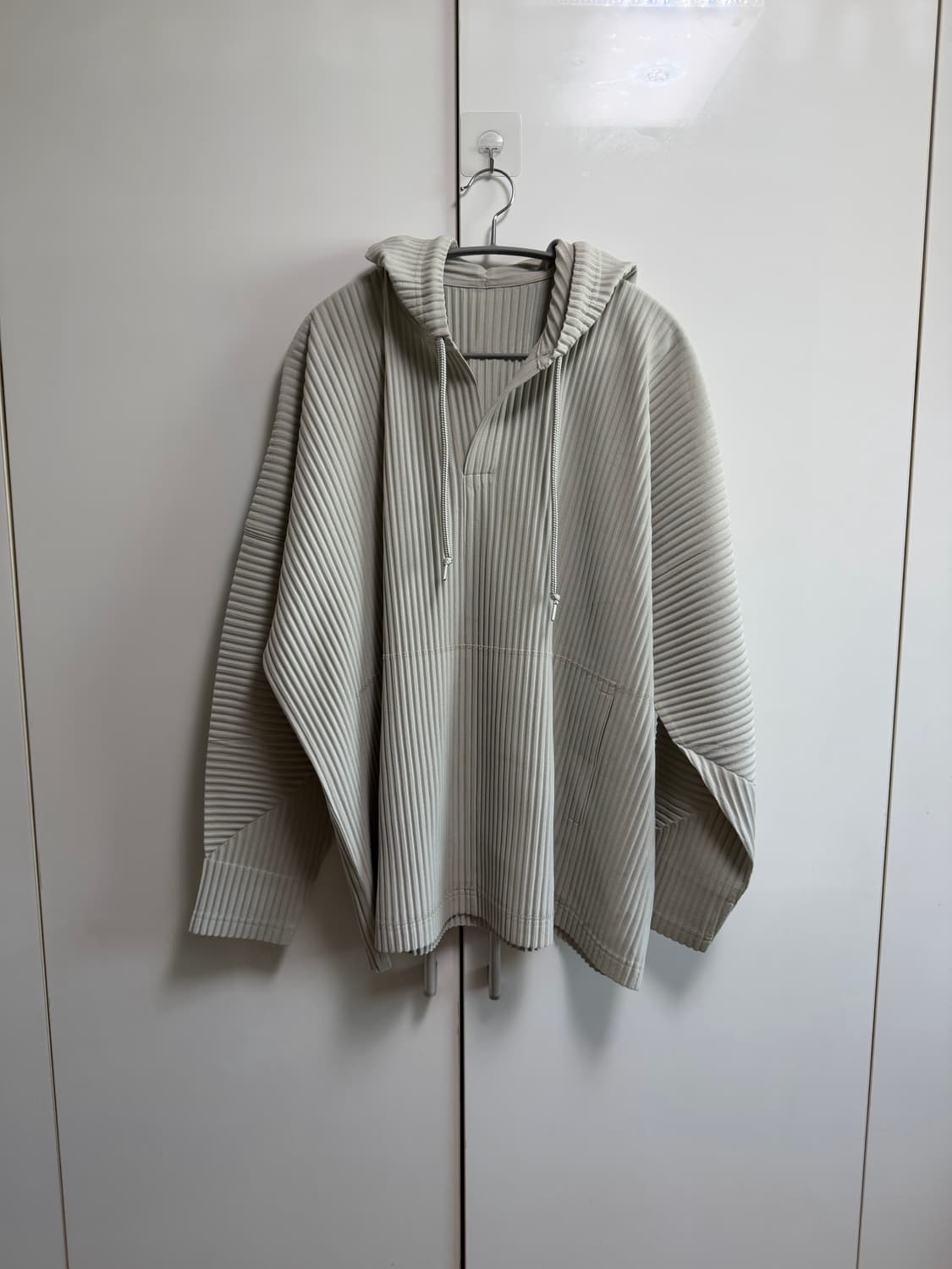 옴므플리세 이세이 미야케 아노락후드 4 라이트그레이 상품이미지1