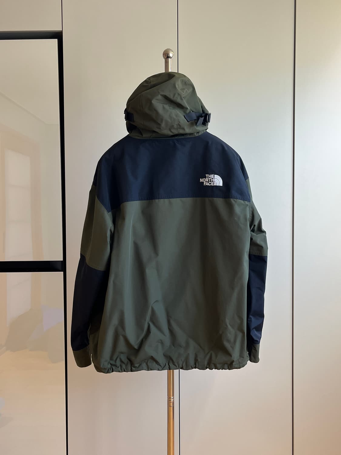 슈노맛 노스페이스 바람막이 L(100) 올리브/블랙 상품이미지3