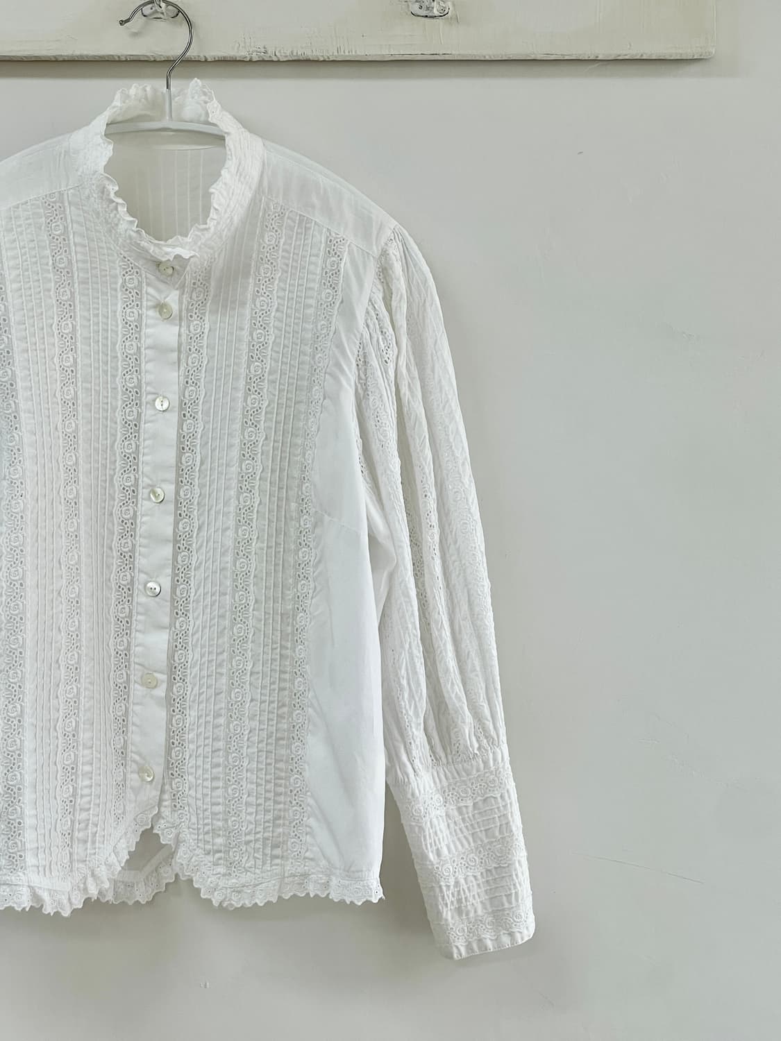 일본 빈티지 화이트 핀턱 레이스 블라우스 상품이미지7