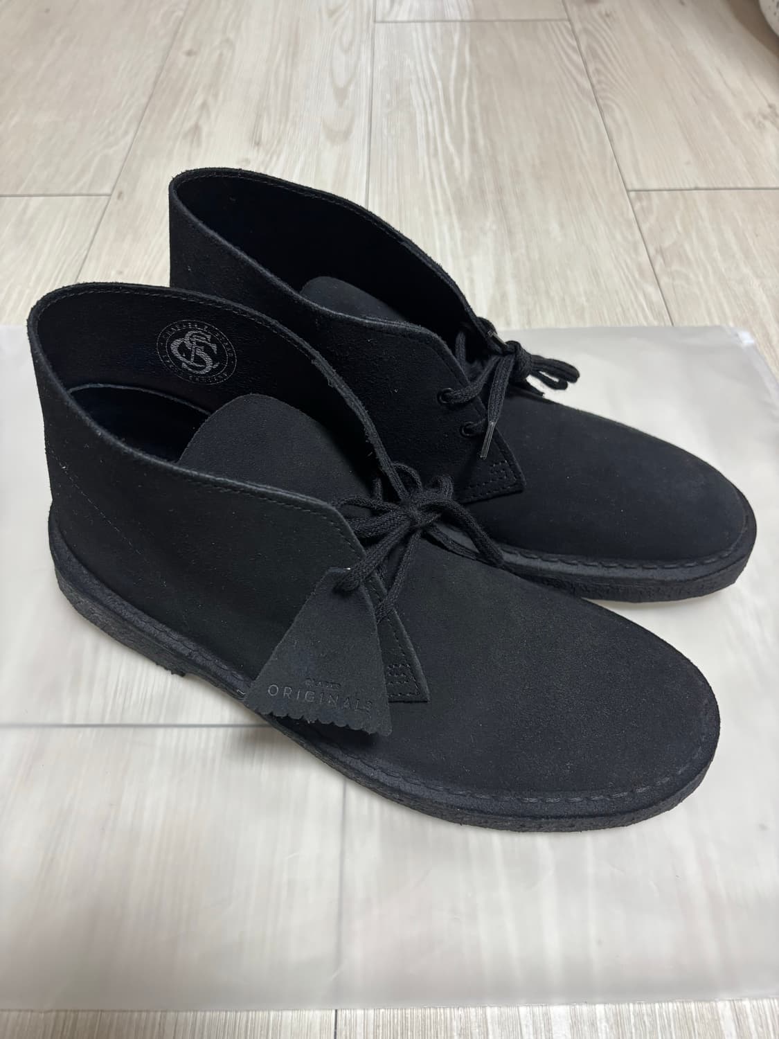 클락스 데저트 부츠 블랙 스웨이드 250 상품이미지1