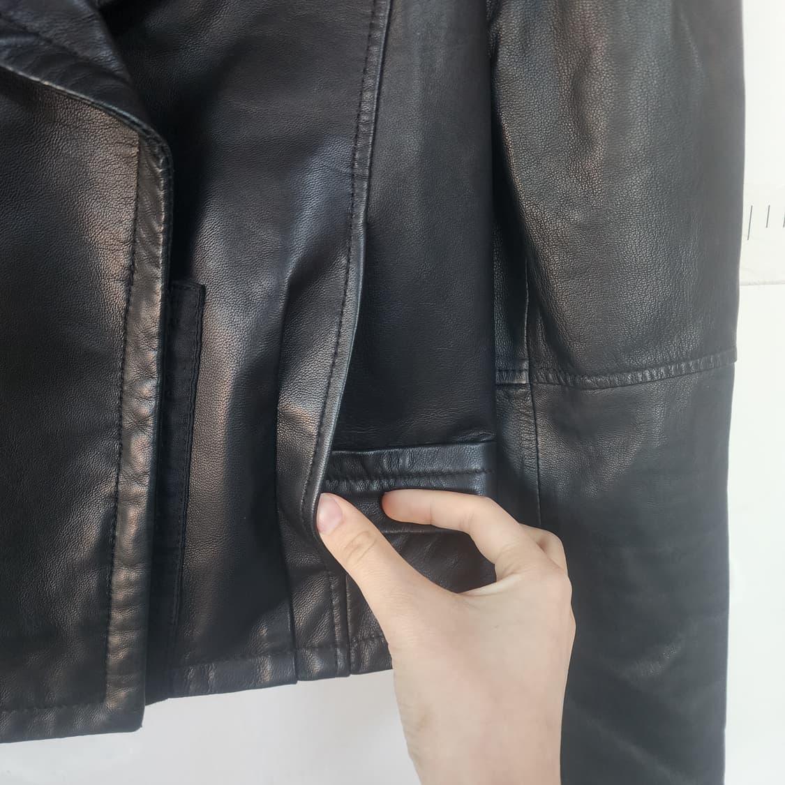 명품 가죽 크롭 블랙 자켓 상품이미지2