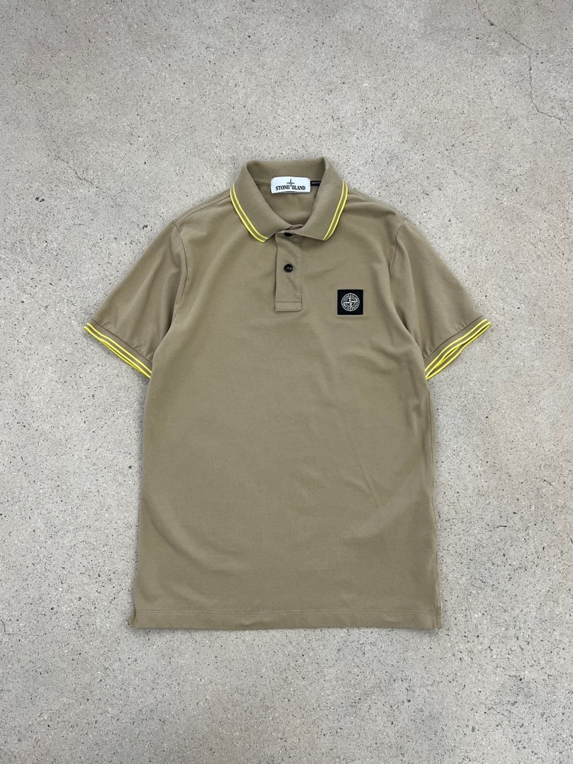 스톤아일랜드 로고 패치 배색 카라 티셔츠 상품이미지3