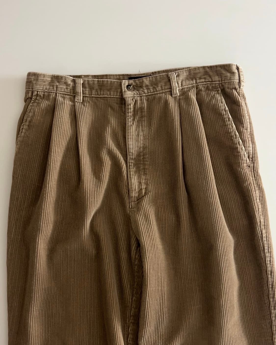 다커스 코듀로이 루즈핏 투턱 팬츠 상품이미지3