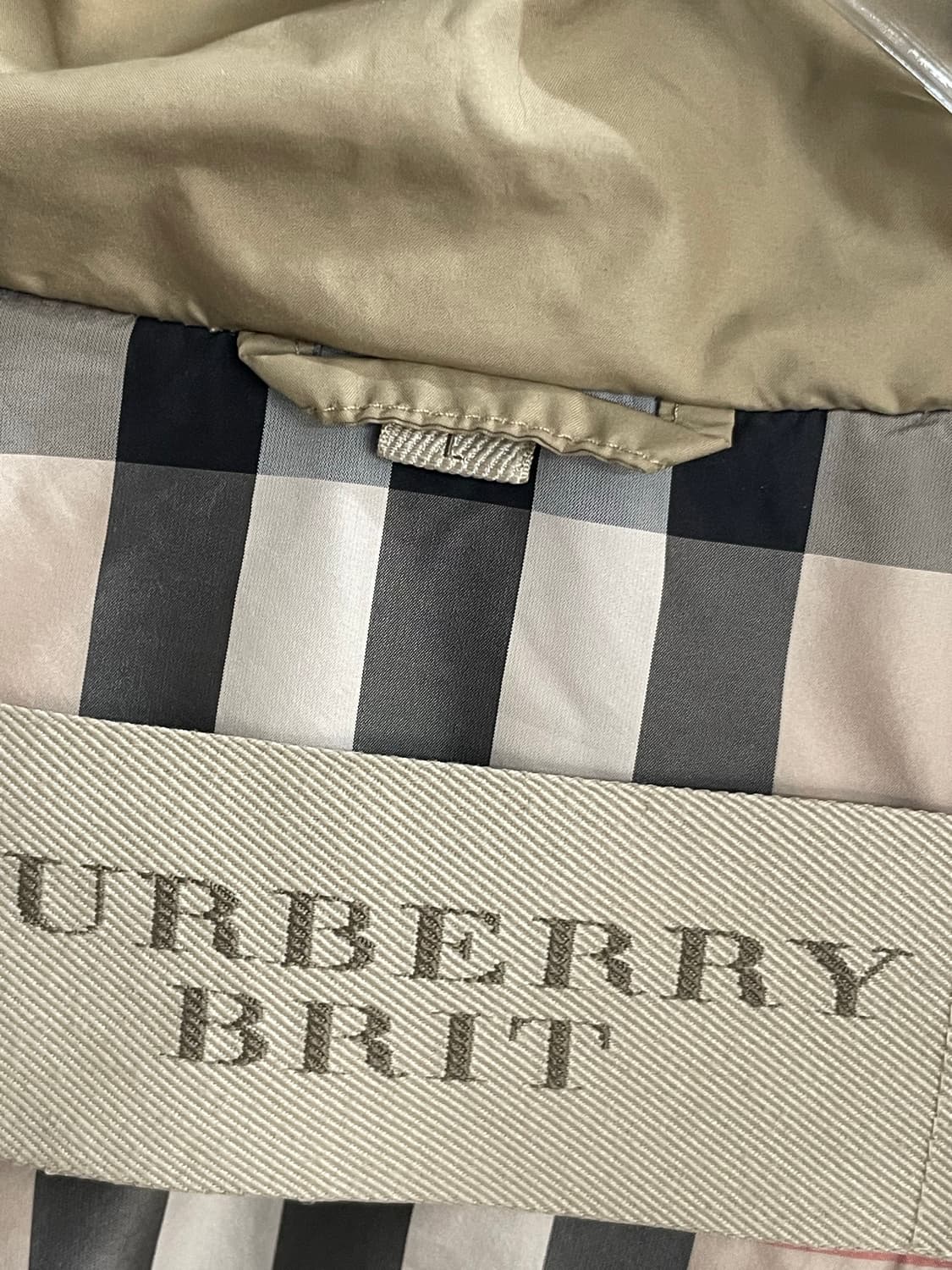 버버리 브릿 여성용 후드 구스 다운 패딩(L싸이즈) 상품이미지7