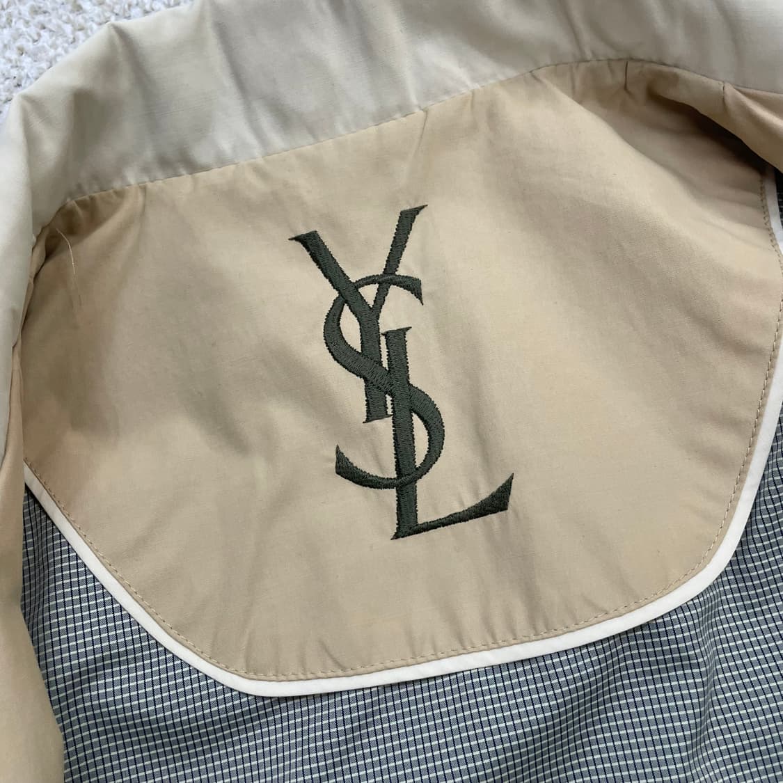 입생로랑 Ysl 로고 폴리쉘 블루종 자켓 베이지 상품이미지4