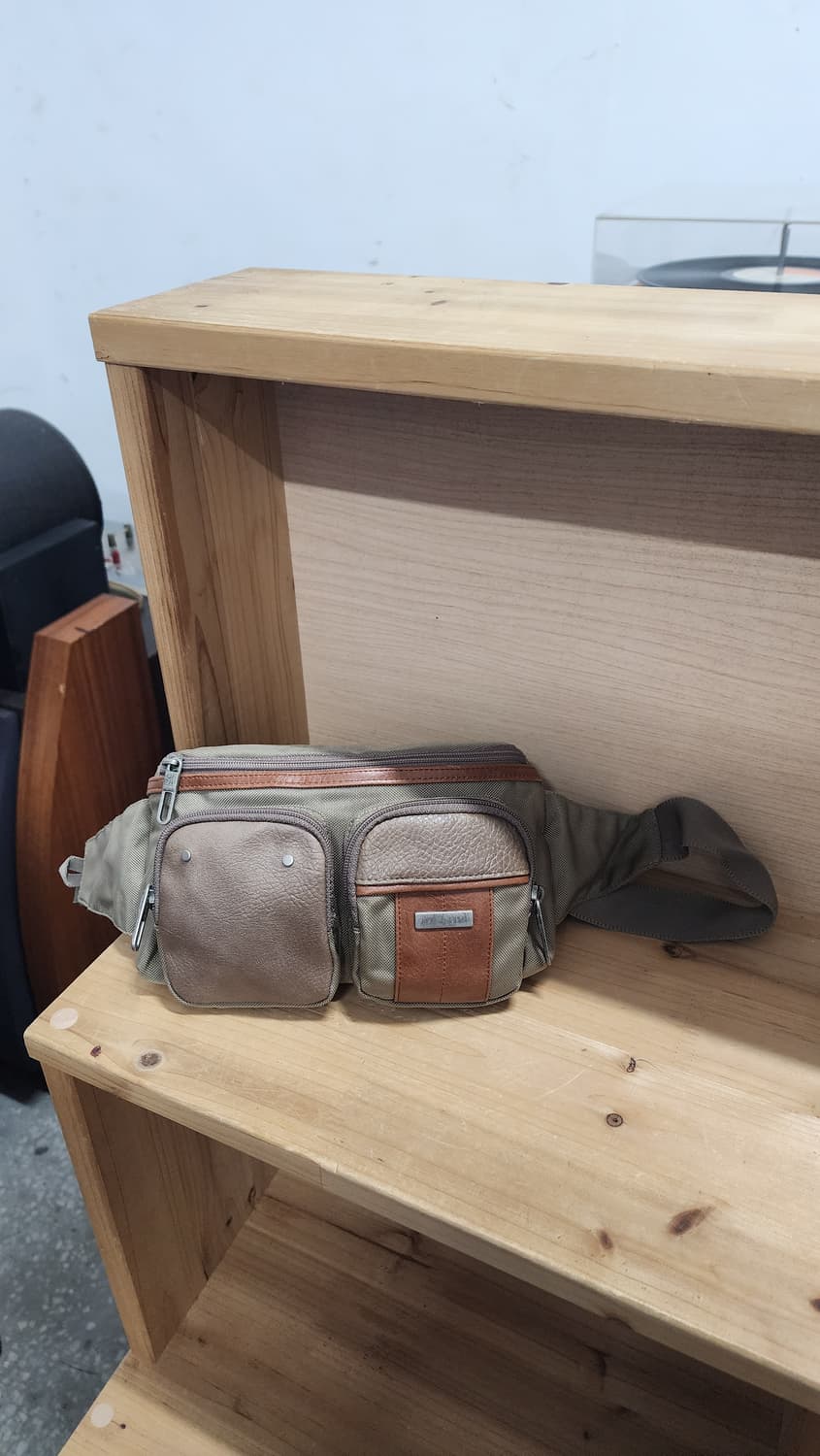 베이직엘르 브라운 컬러 웨이스트 백 힙색 상품이미지1