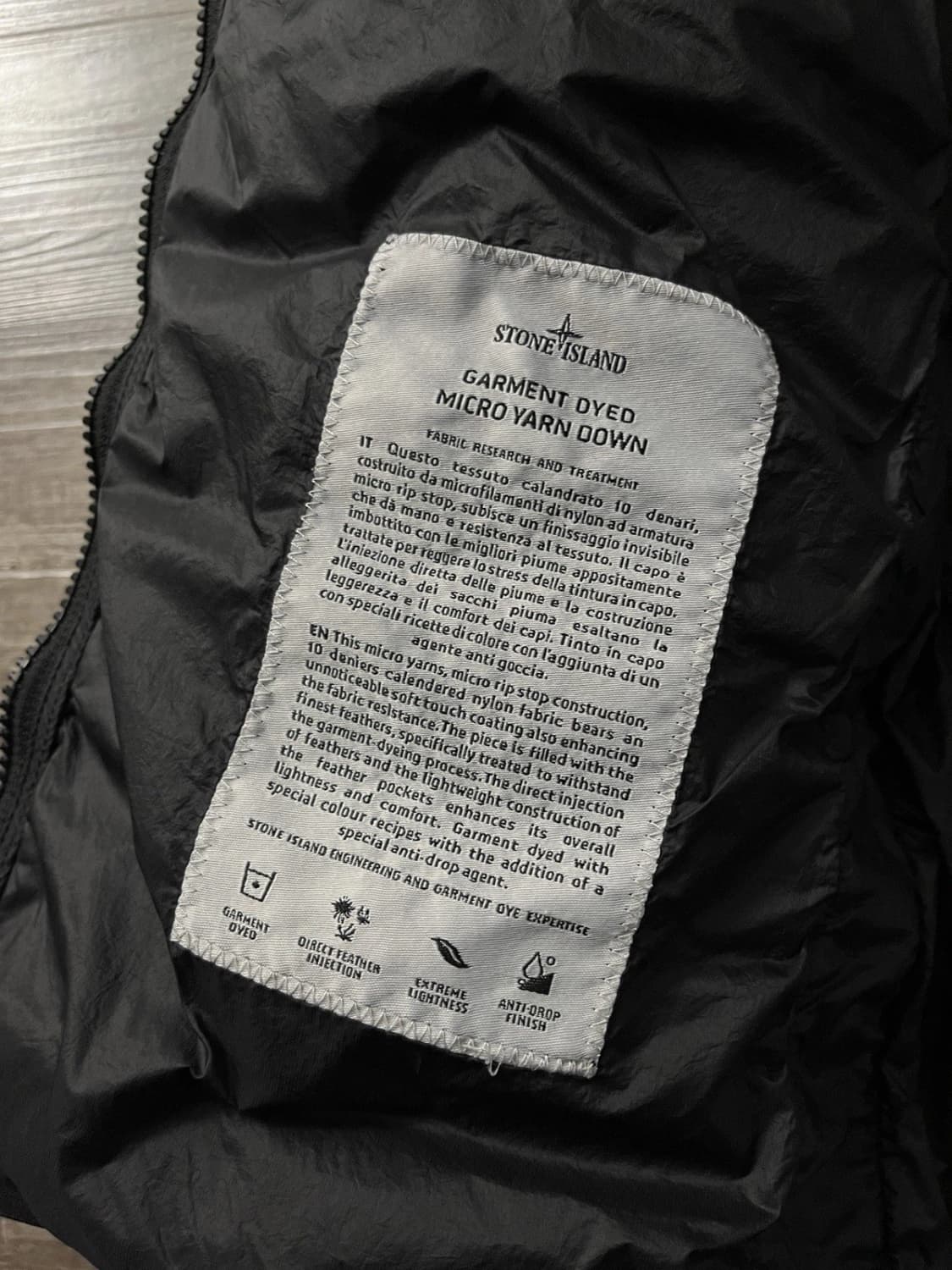 2XL 스톤아일랜드 마이크로얀 가먼트다이드 룸우븐 경량패딩 상품이미지3