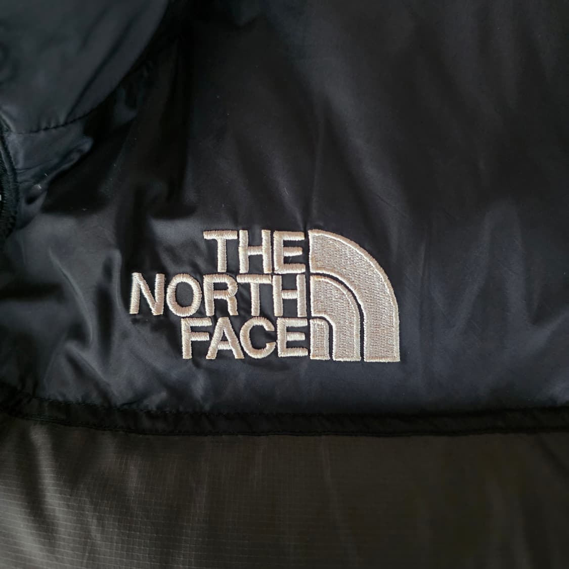 일본판 노스페이스 700 눕시 검/회 구스다운 L(105) 상품이미지3