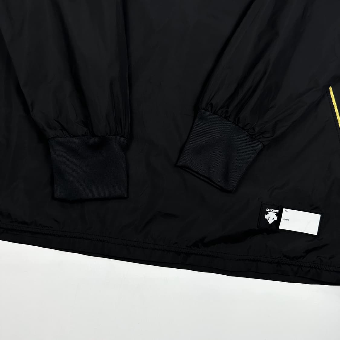 데상트 재팬 트레이닝 블랙 바람막이 웜업 (M) 상품이미지5