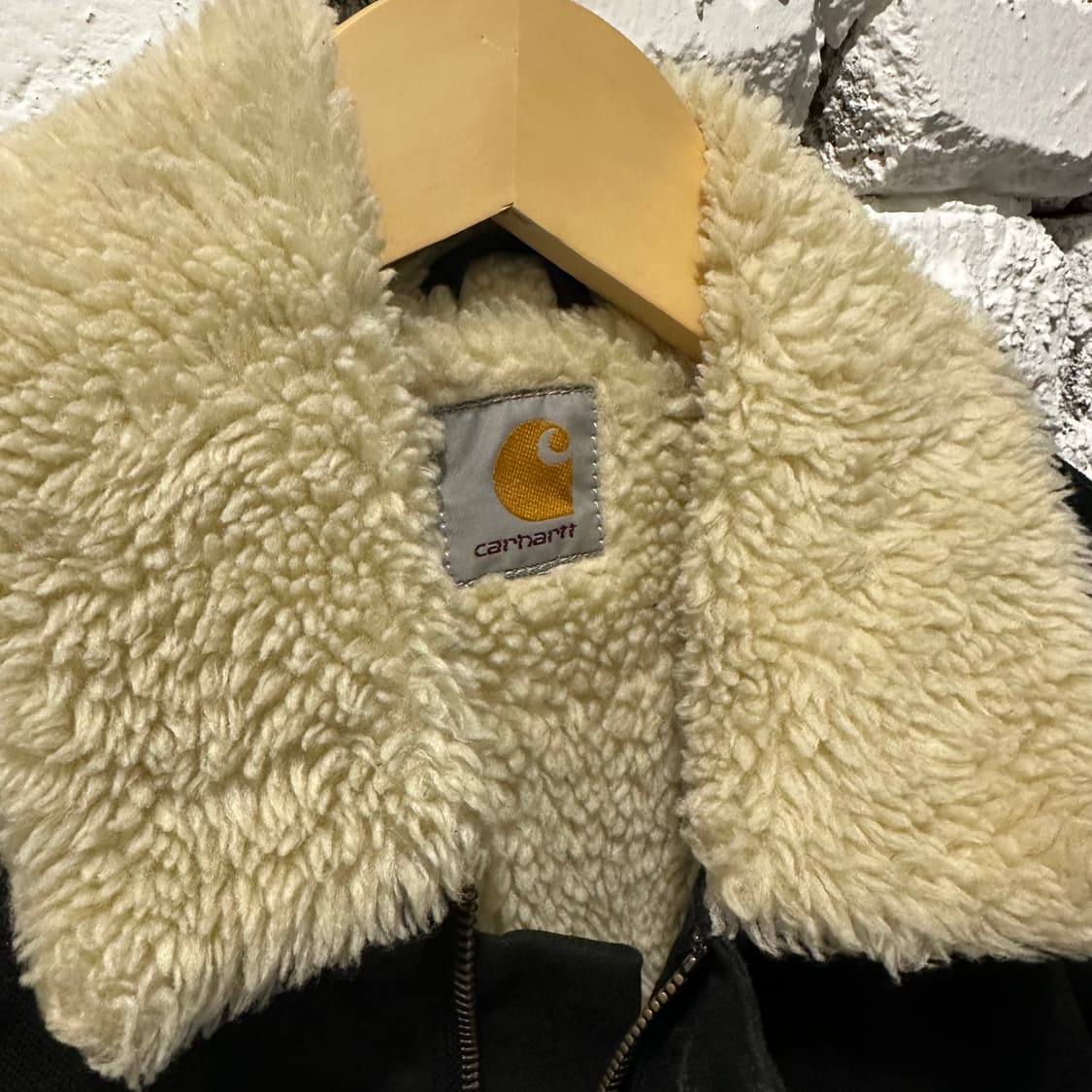칼하트 WIP 양털 재킷 상품이미지3