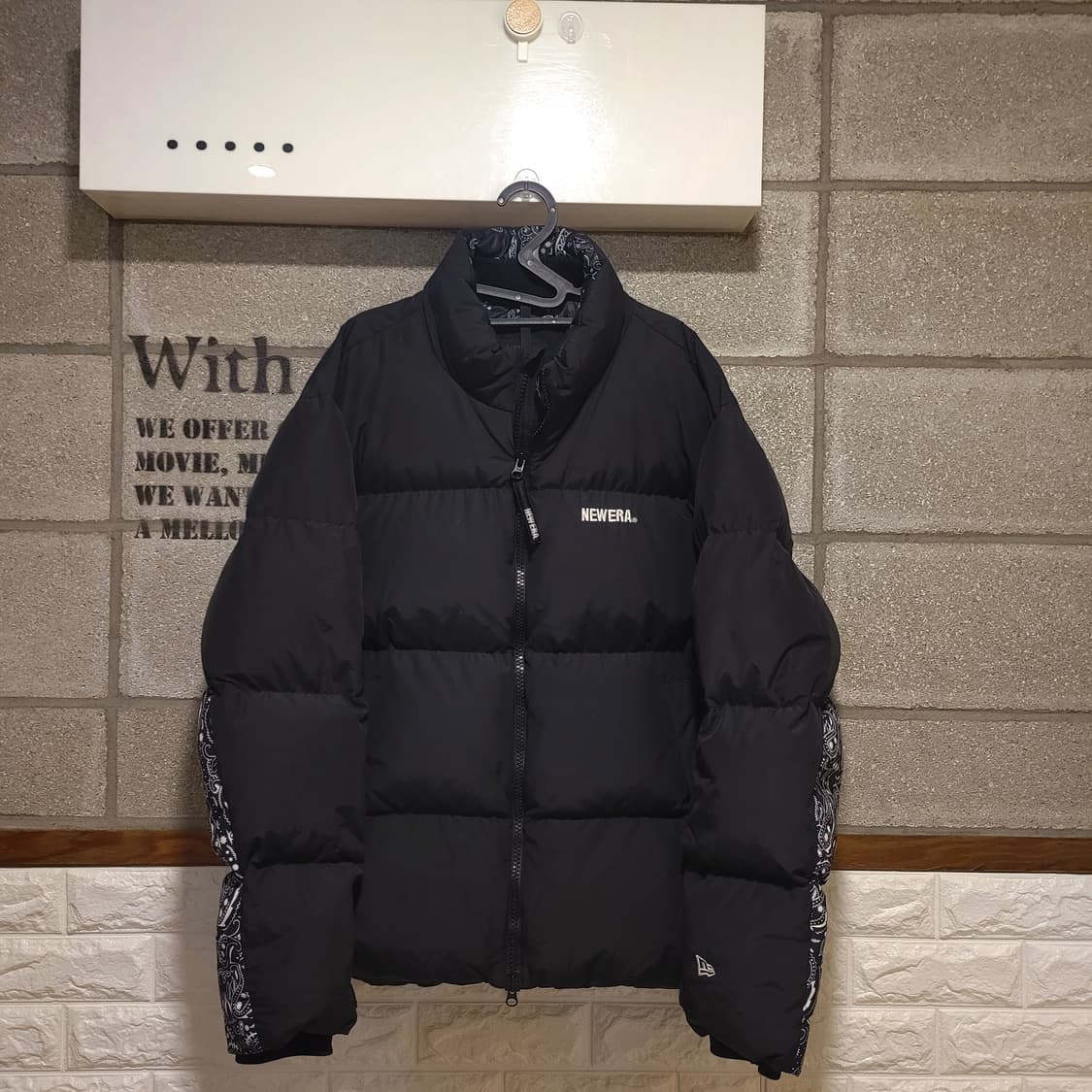 뉴에라 페이즐리 구스다운 푸퍼 패딩 105 상품이미지1