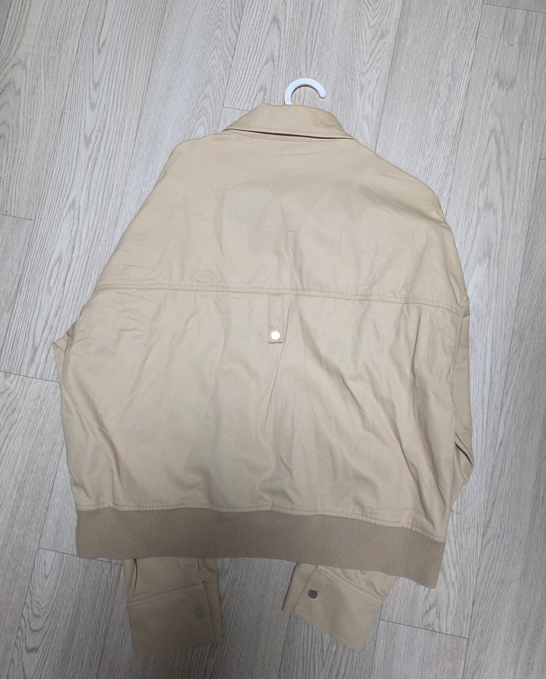 A3] 아더에러 ash line

jacket blue | 카멜 상품이미지3