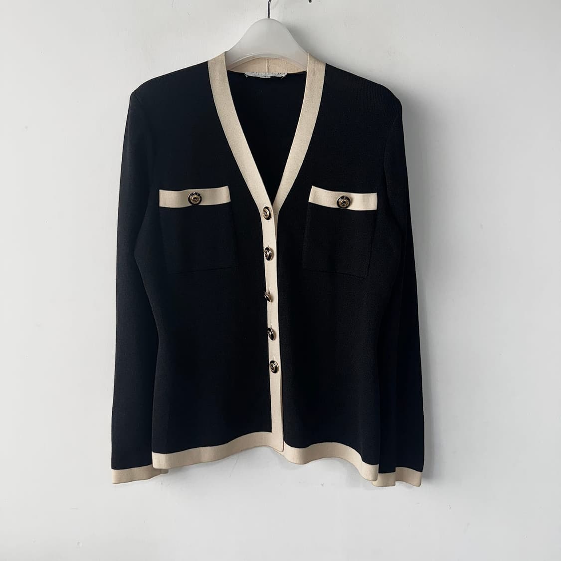 센존 엠블럼 버튼 니트 가디건 상품이미지1