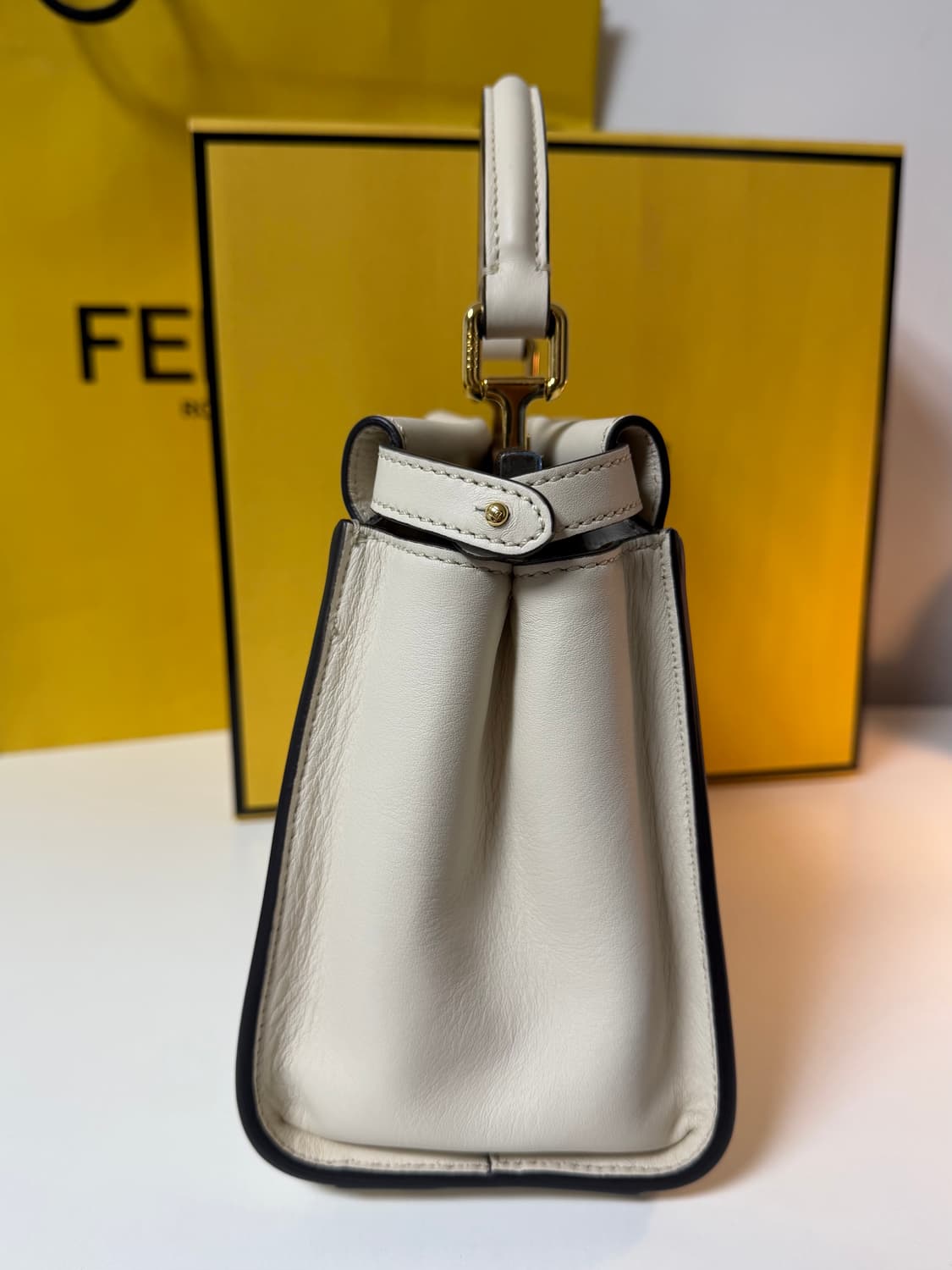 ✨새상품👜펜디 피카부 미니백👜 상품이미지6