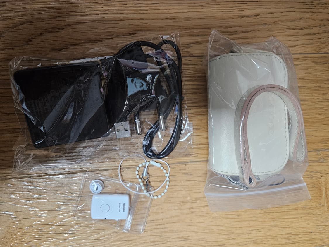 니콘 쿨픽스 s01 화이트(희귀) 팝니다 상품이미지6